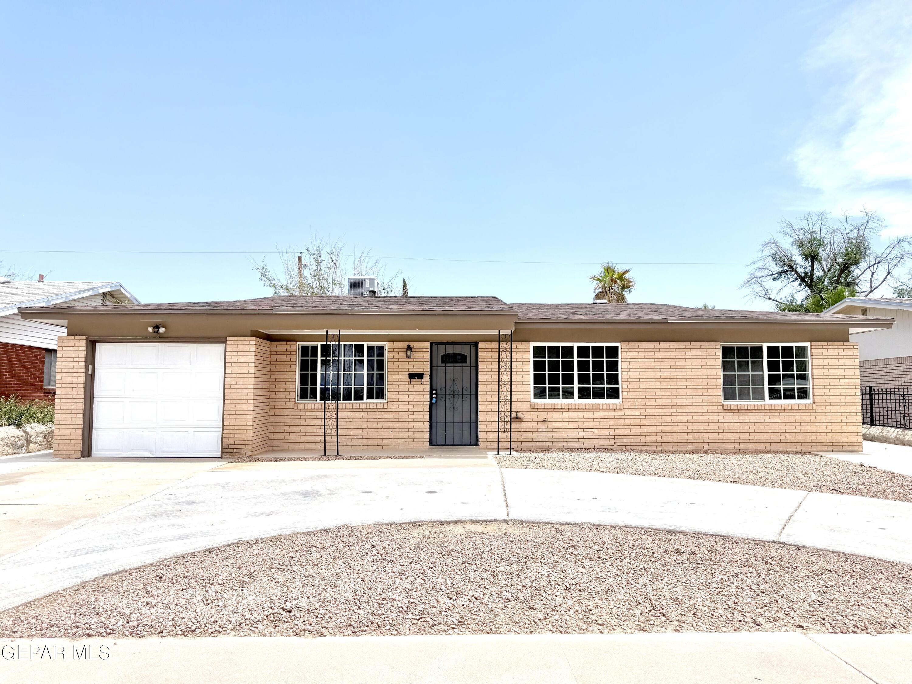 10320 LEEWOOD Drive, El Paso, TX 79925