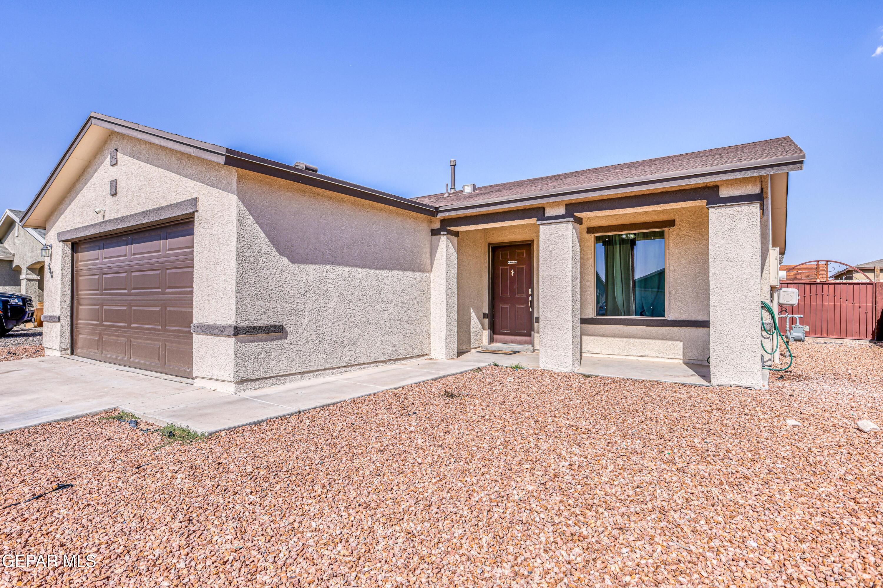 948 Villa Seca Drive, Horizon City, TX 79928