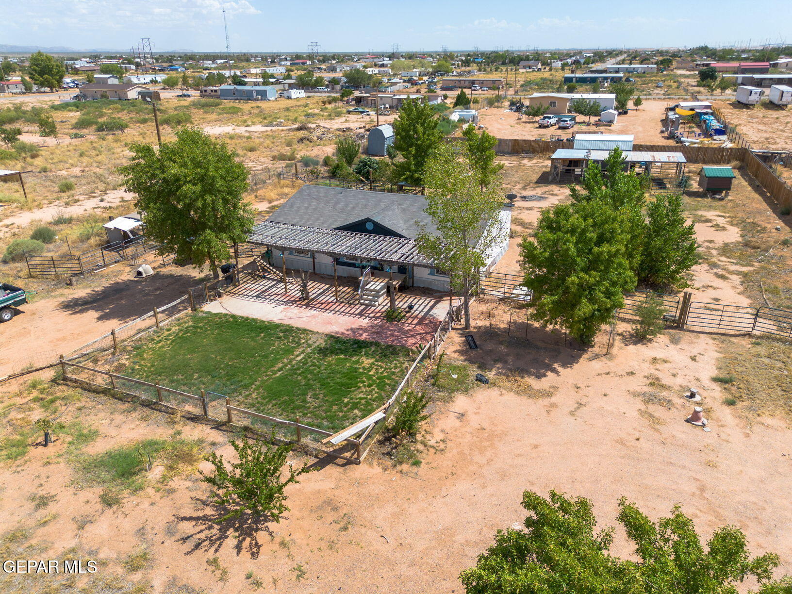 1033 OASIS Drive, Chaparral, NM 88081