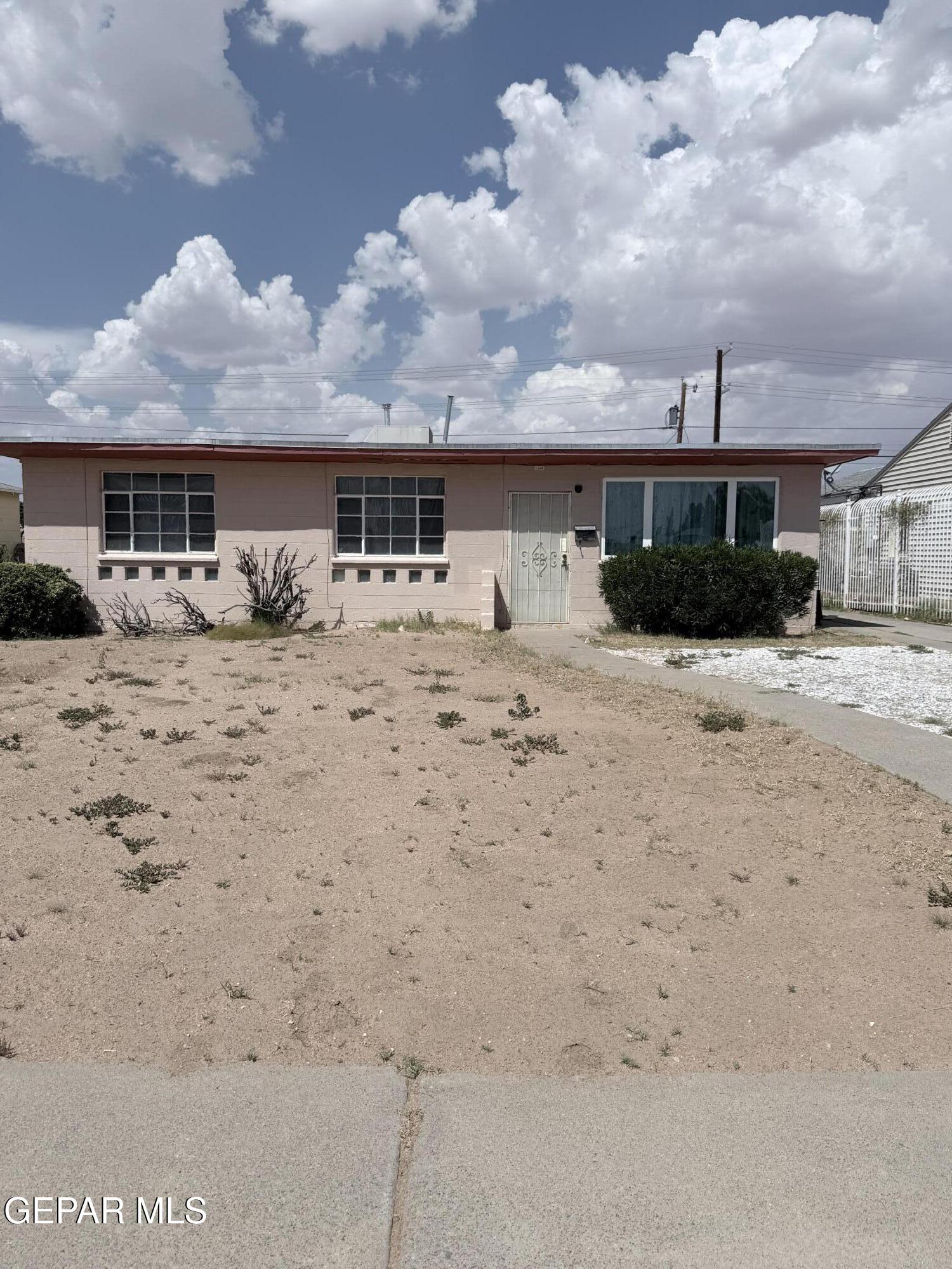 6233 CHERBOURG Avenue, El Paso, TX 79925