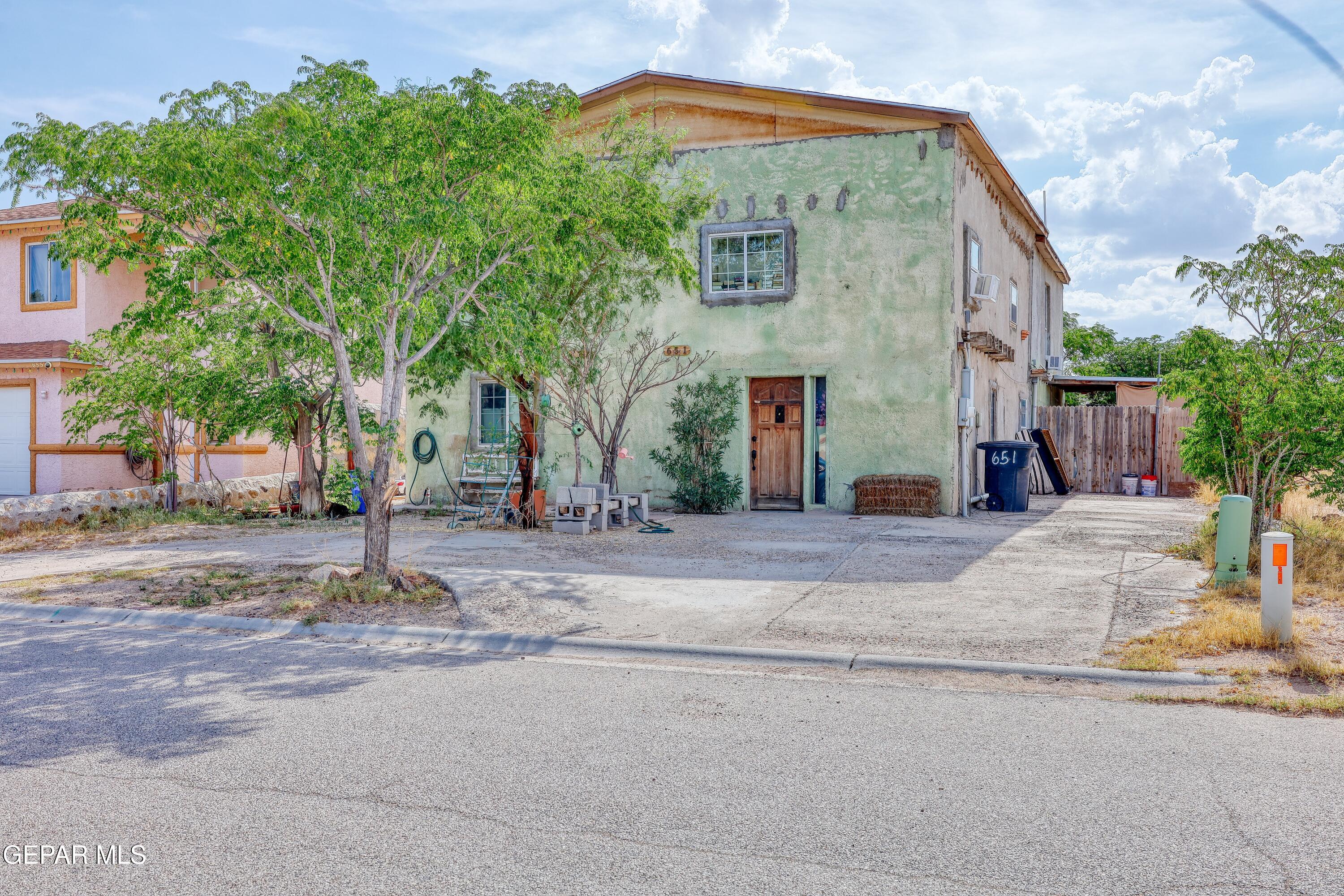 651 Teichelkamp Drive, Horizon City, TX 79928