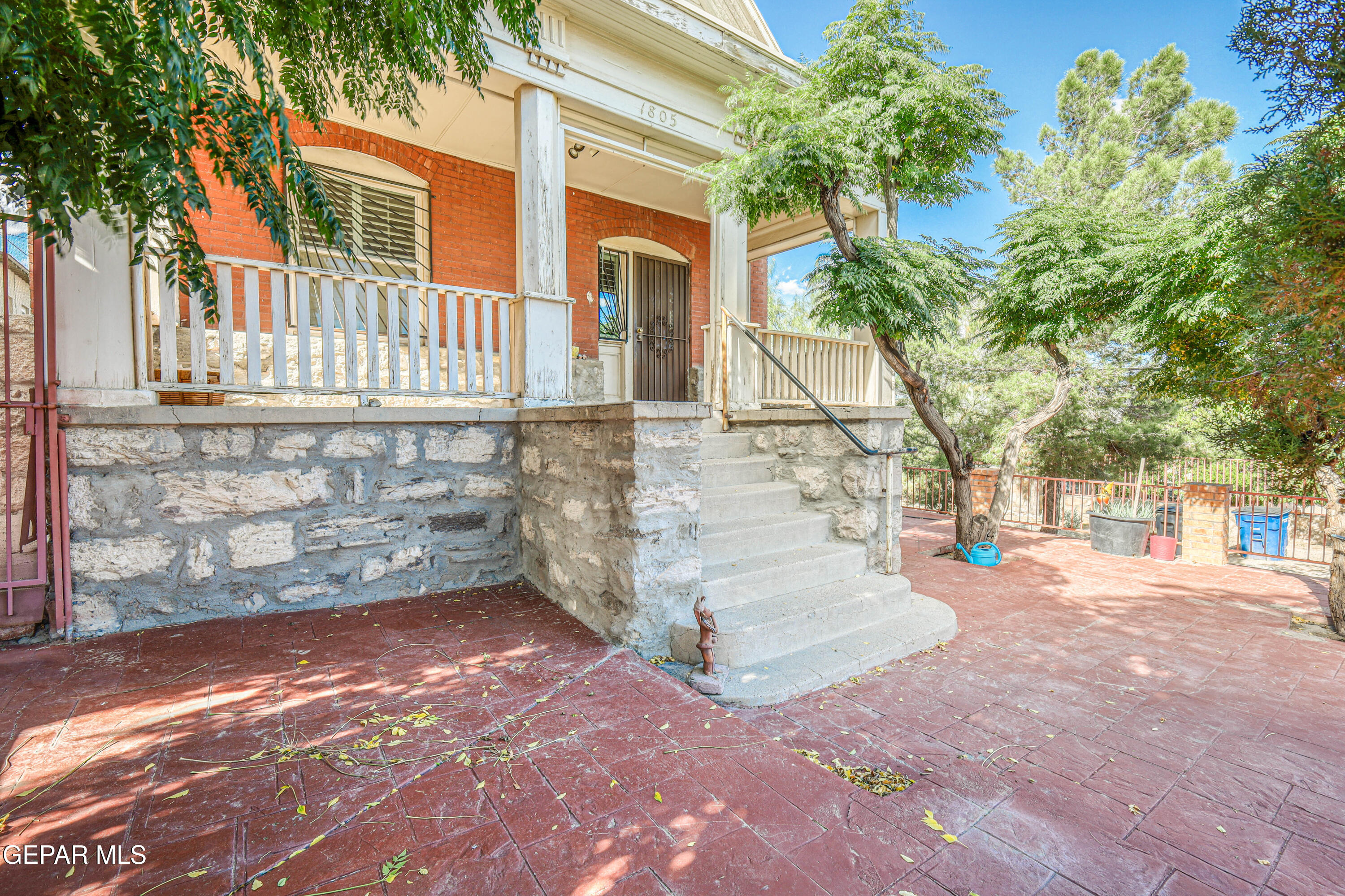 1805 ARIZONA Avenue, El Paso, TX 79902