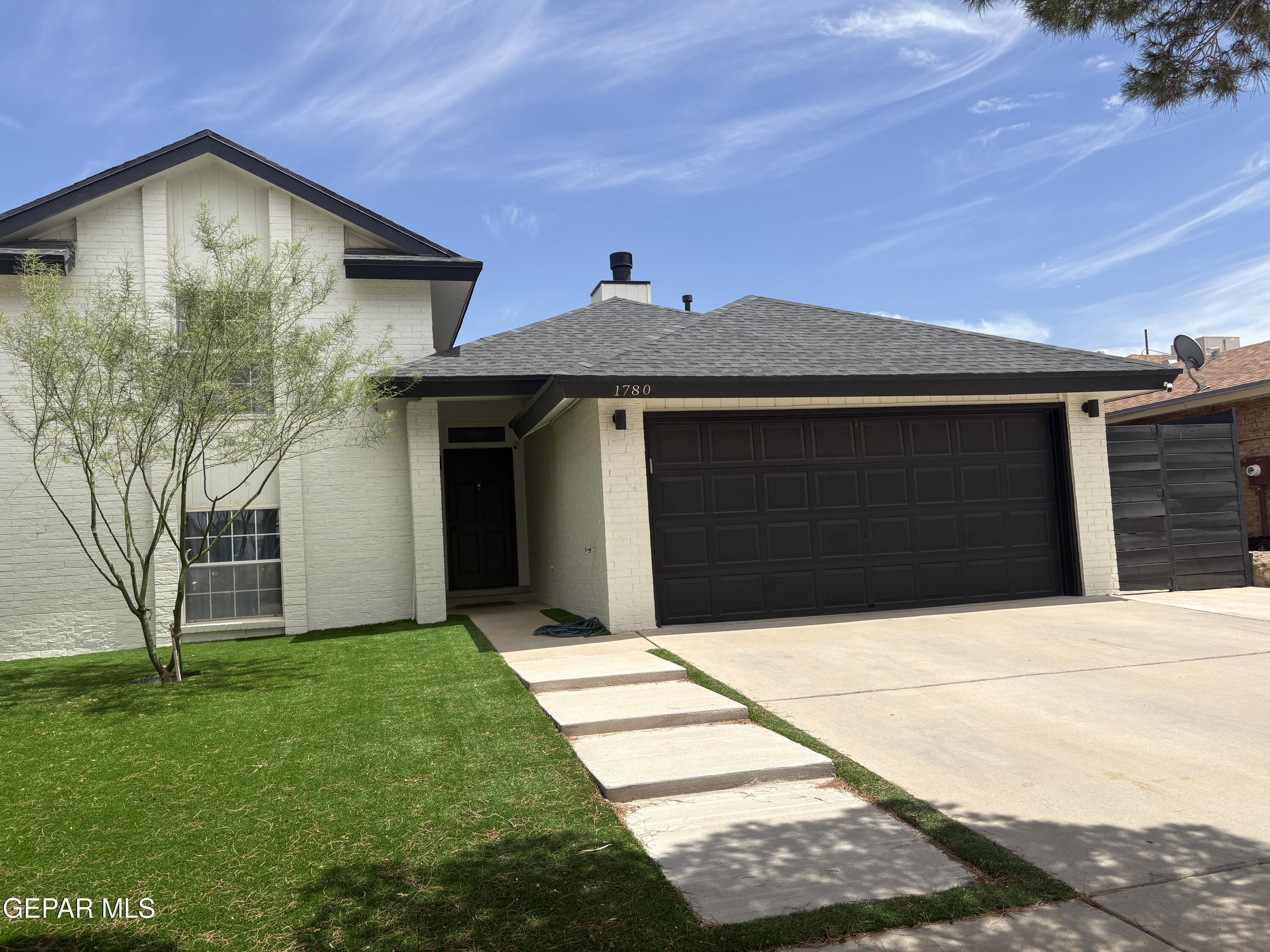 1780 DEAN JONES Drive, El Paso, TX 79936