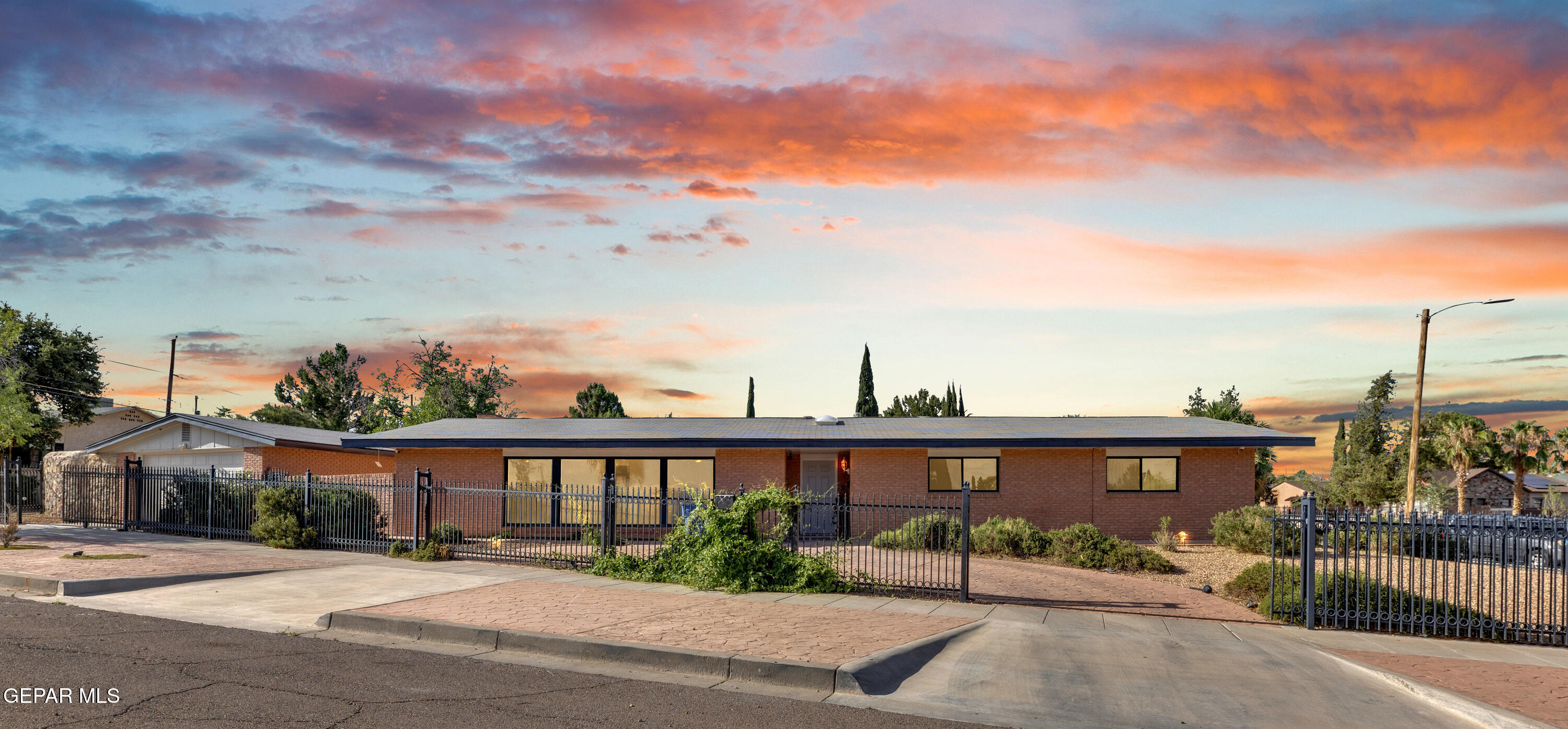 1601 RAYNOLDS Street, El Paso, TX 79903