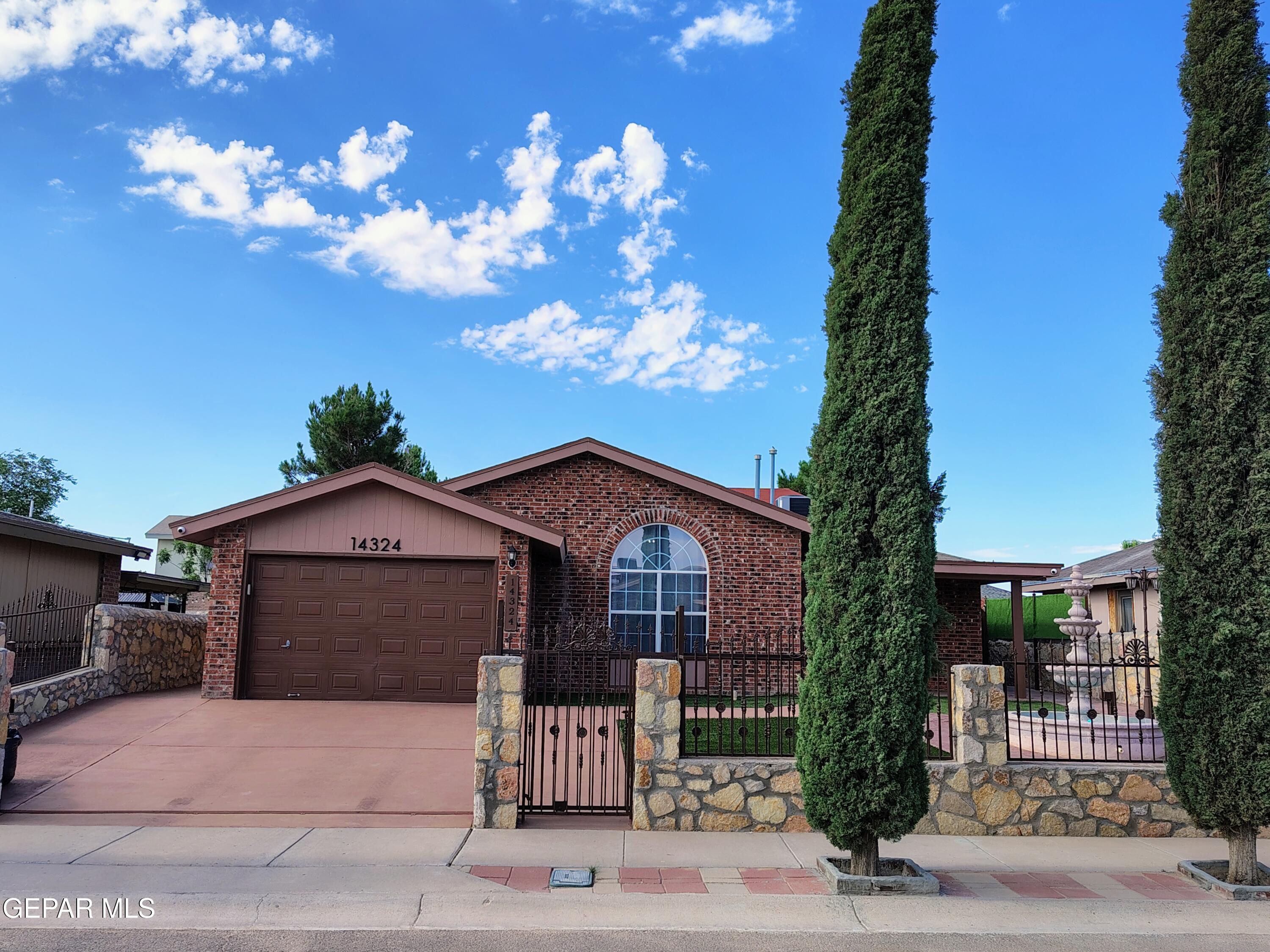 14324 Puentecillas Drive, Horizon City, TX 79928