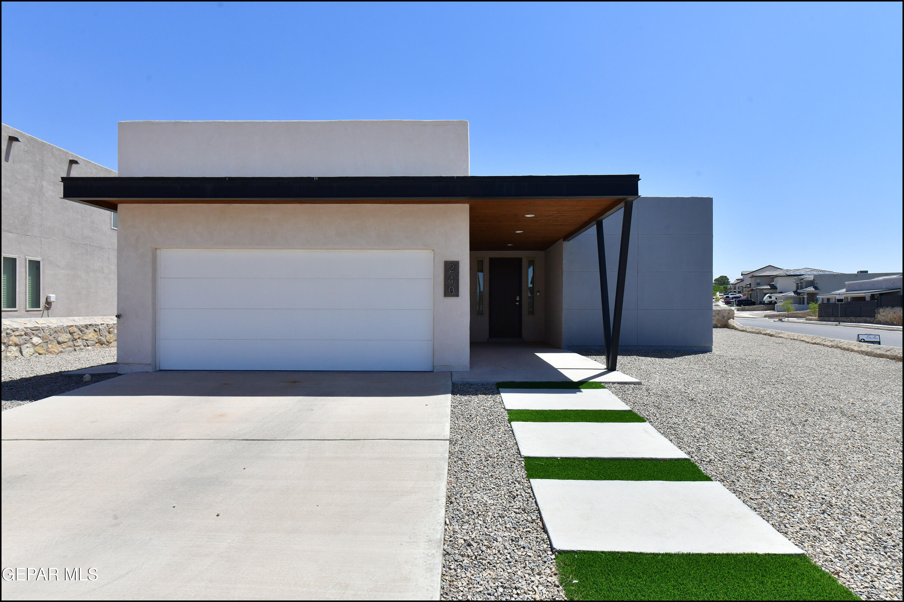 240 Emerald Sun Drive, Horizon City, TX 79928
