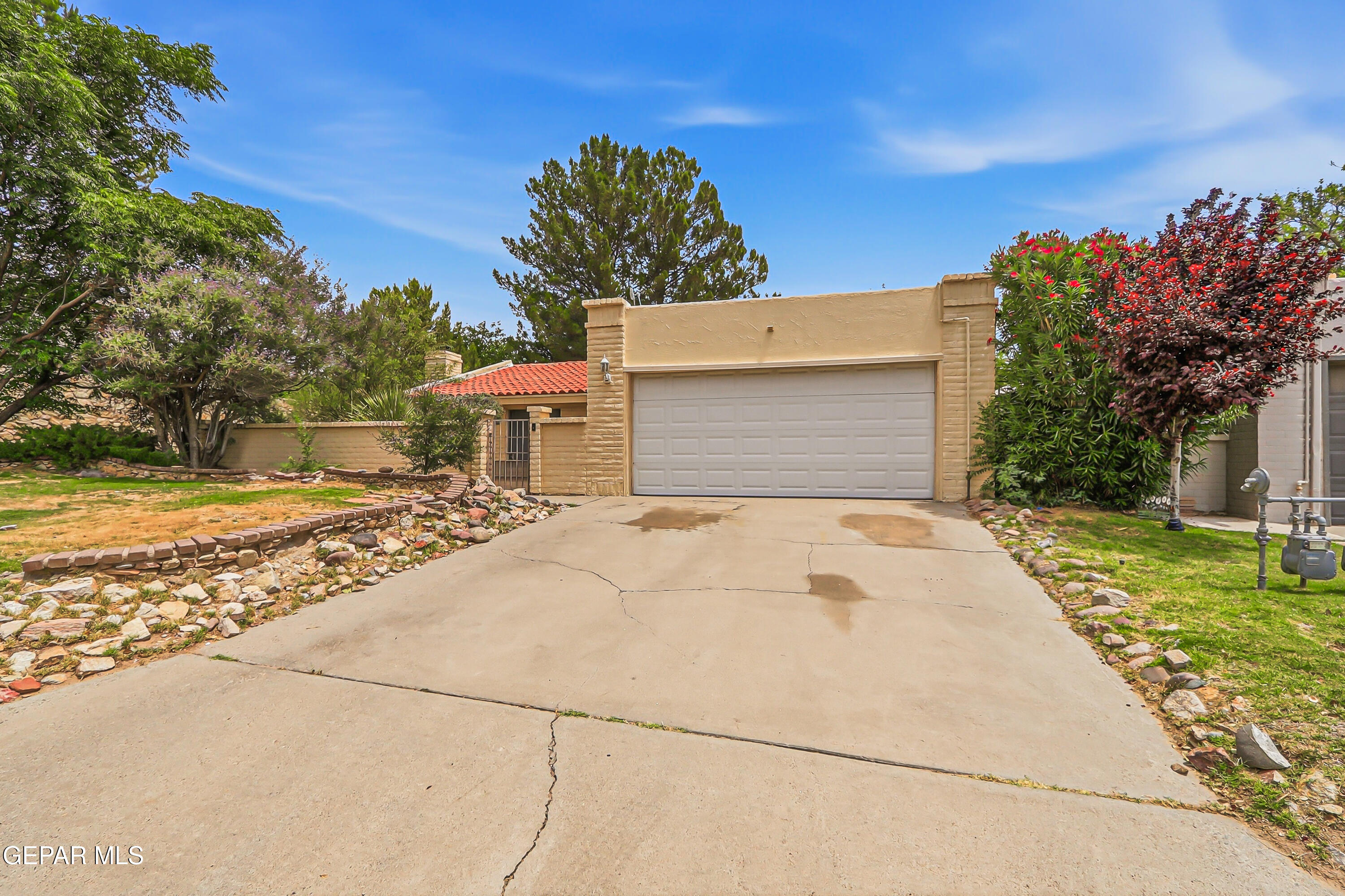 130 S APACHE GOLD Loop, Santa Teresa, NM 88008