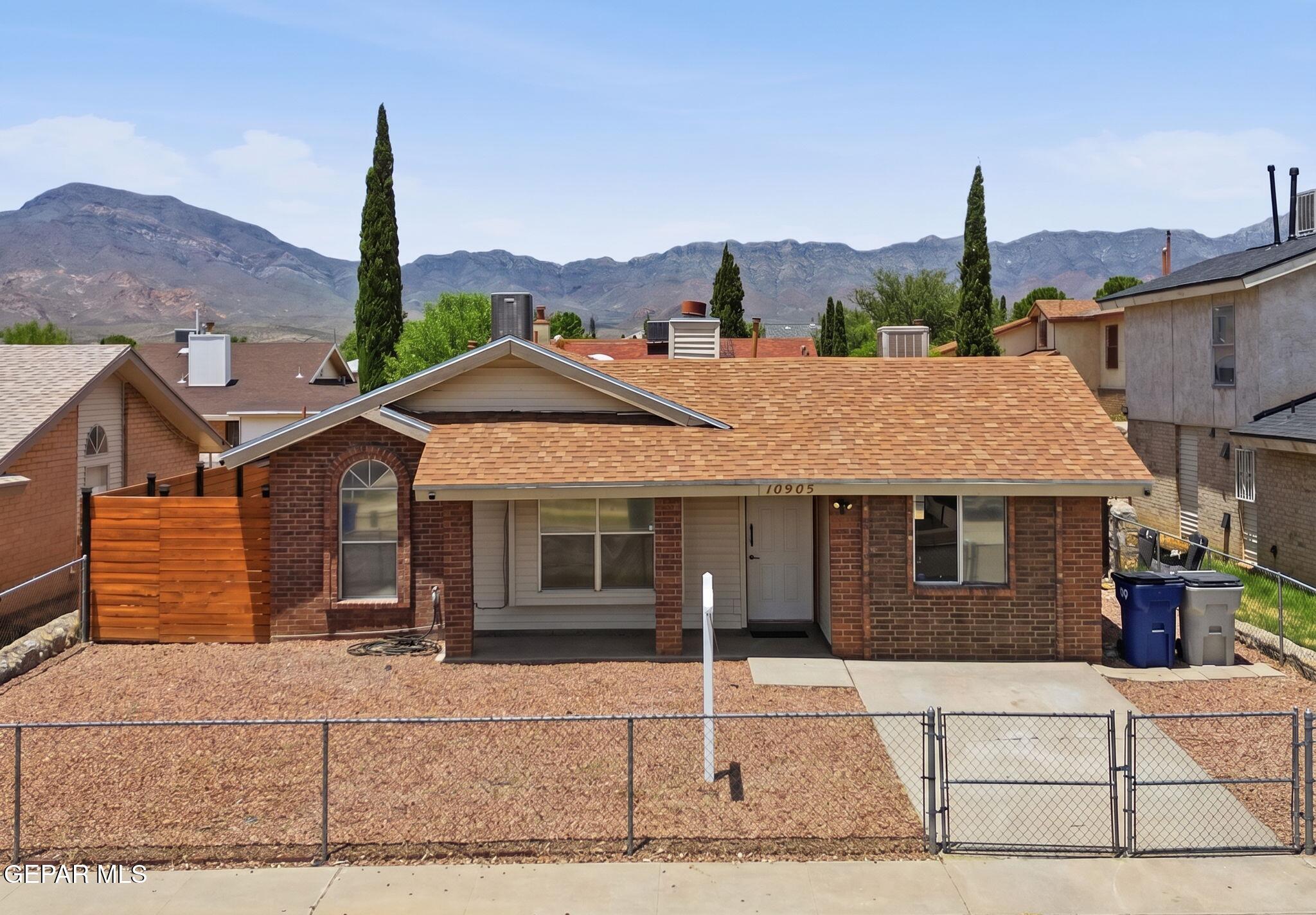 10905 DIZZY DEAN Place, El Paso, TX 79934
