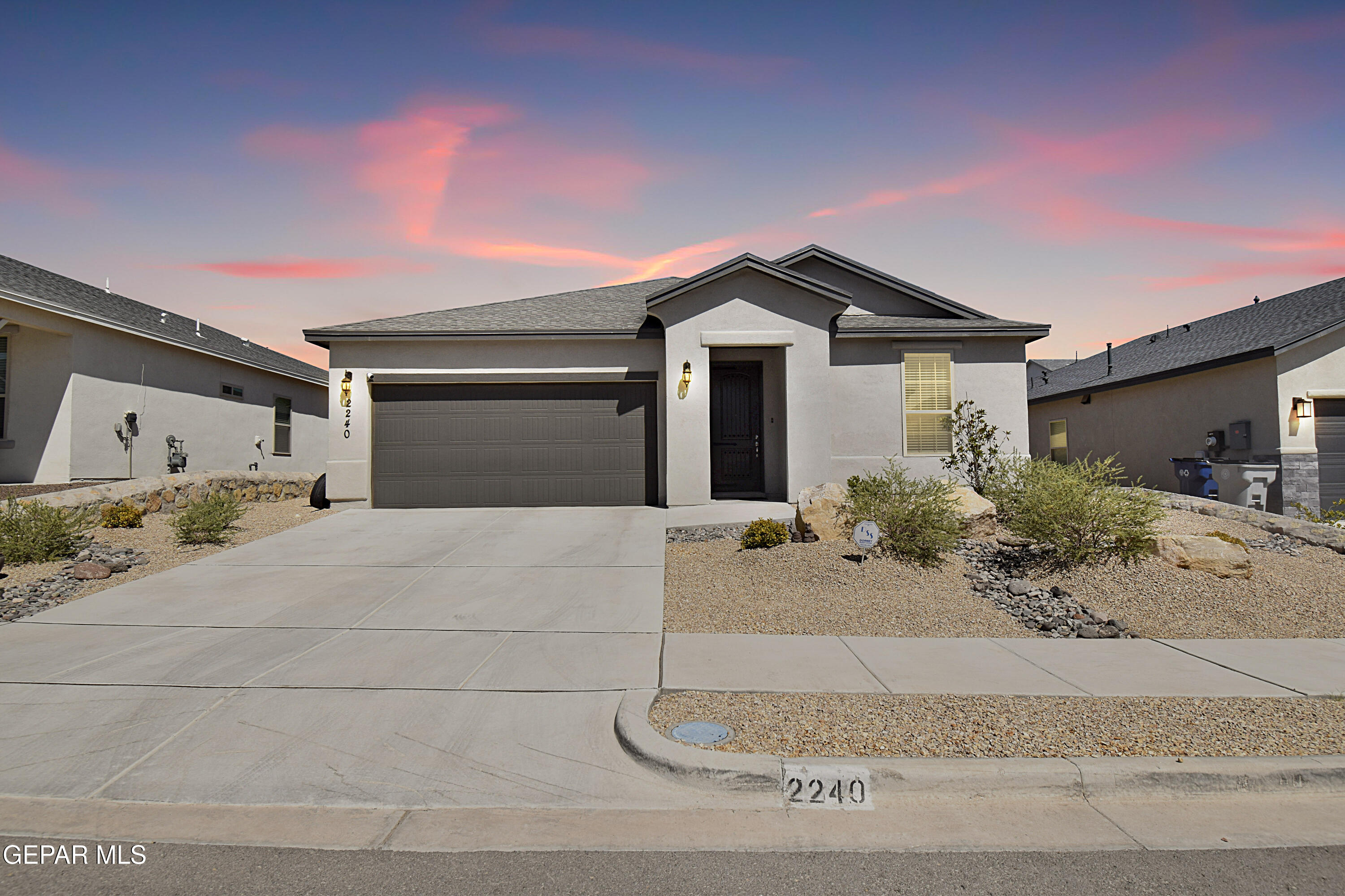 2240 Small Mountain Place, El Paso, TX 79911