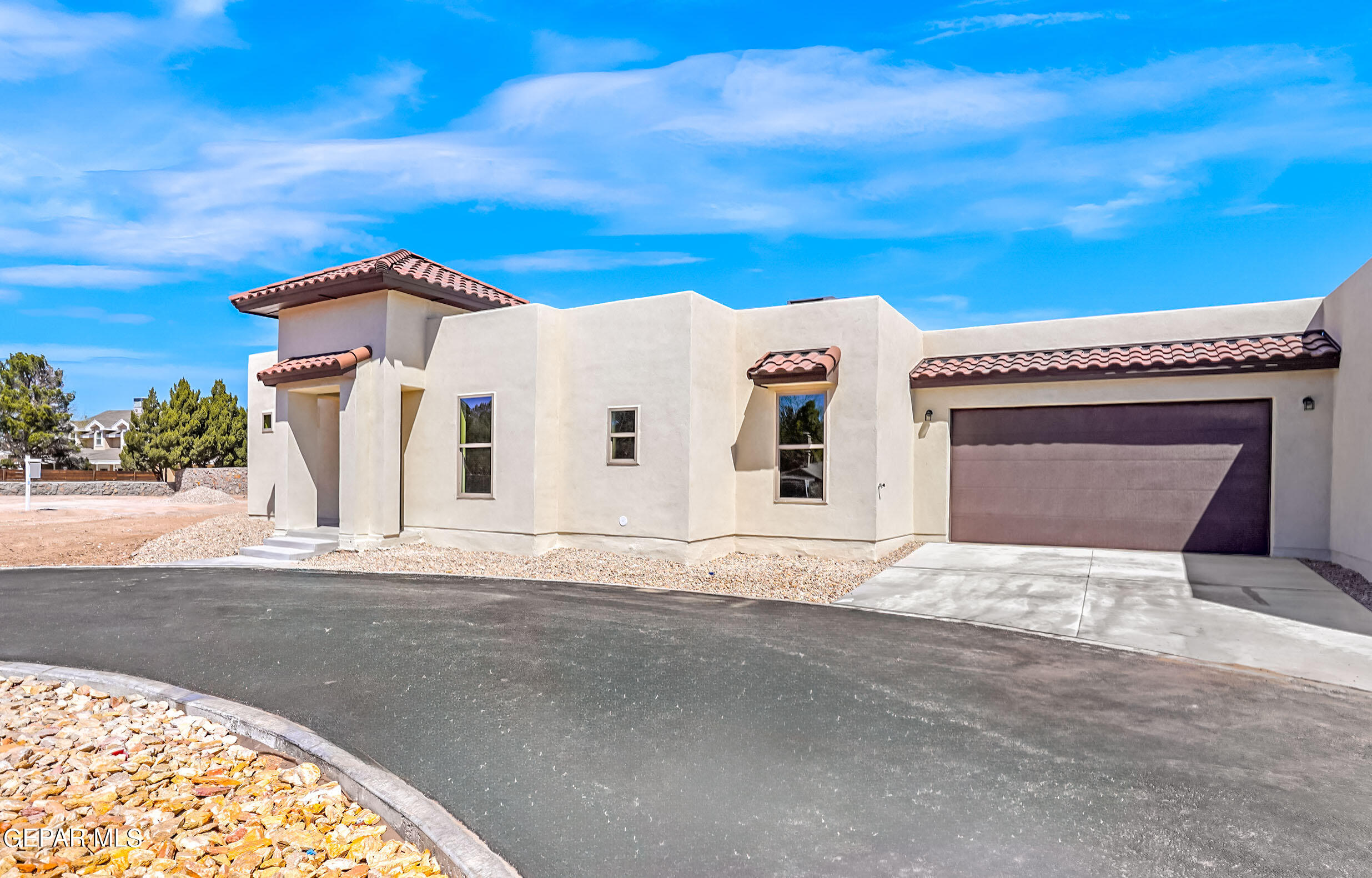 871 COUNTRY CLUB Road 4D, El Paso, TX 79932