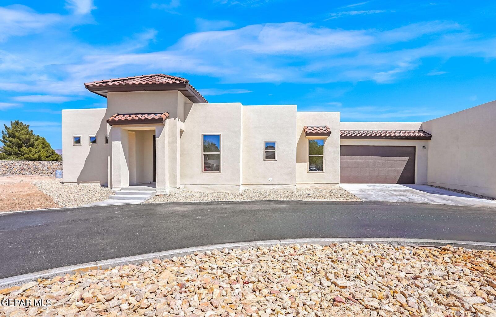 871 COUNTRY CLUB Road 4B, El Paso, TX 79932