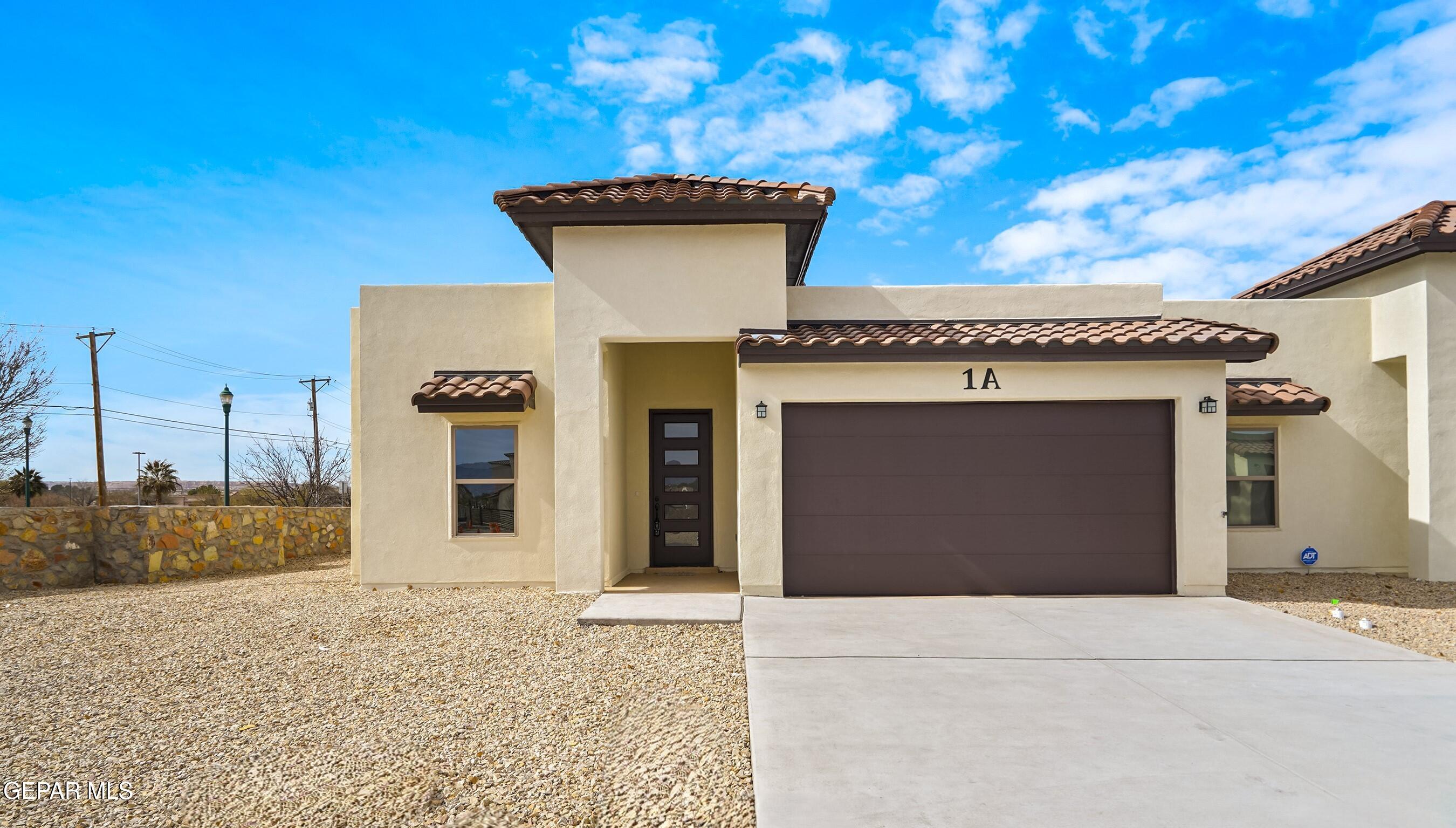 871 COUNTRY CLUB Road 4A, El Paso, TX 79932