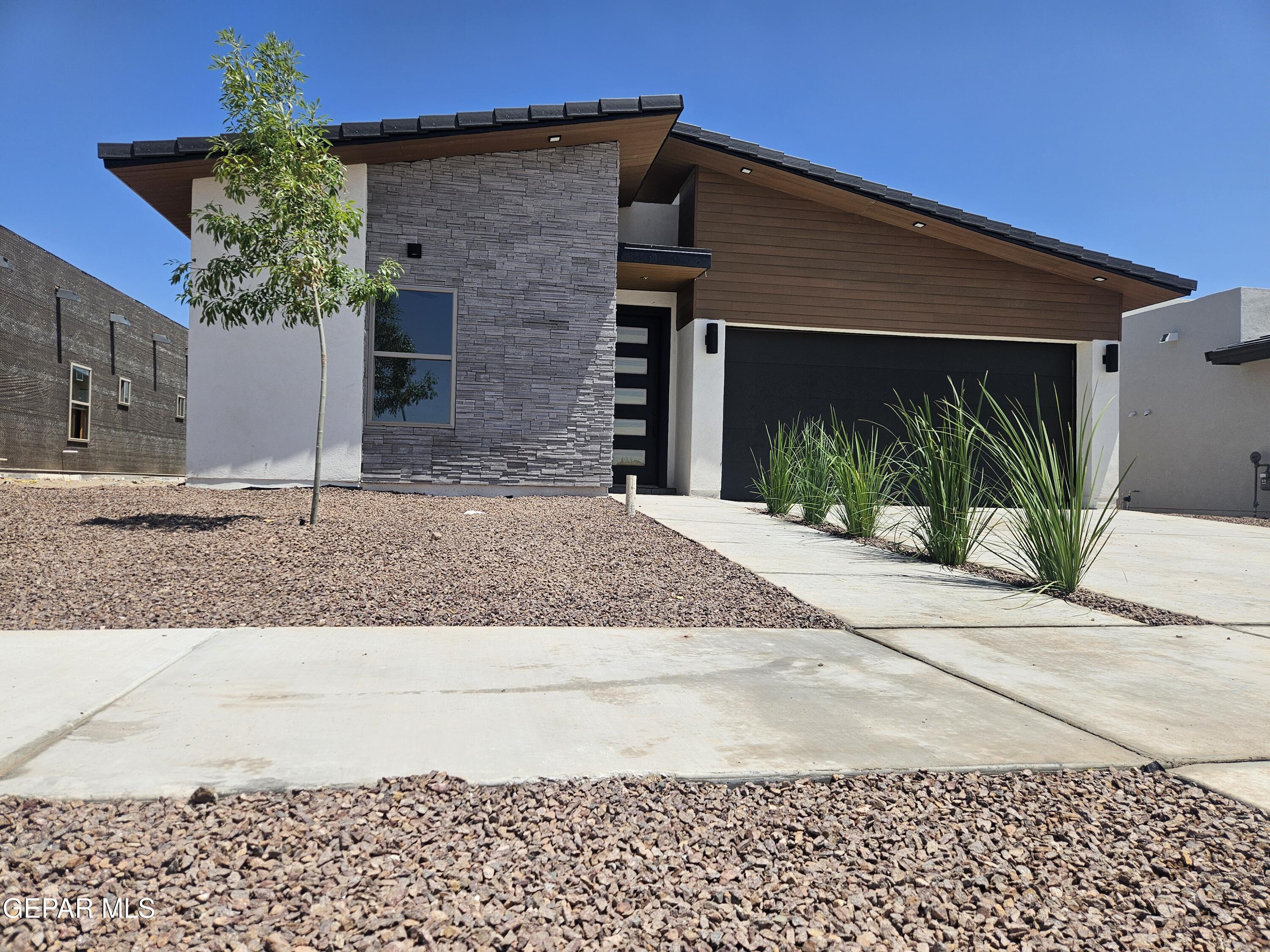 933 ADA Lane, El Paso, TX 79932