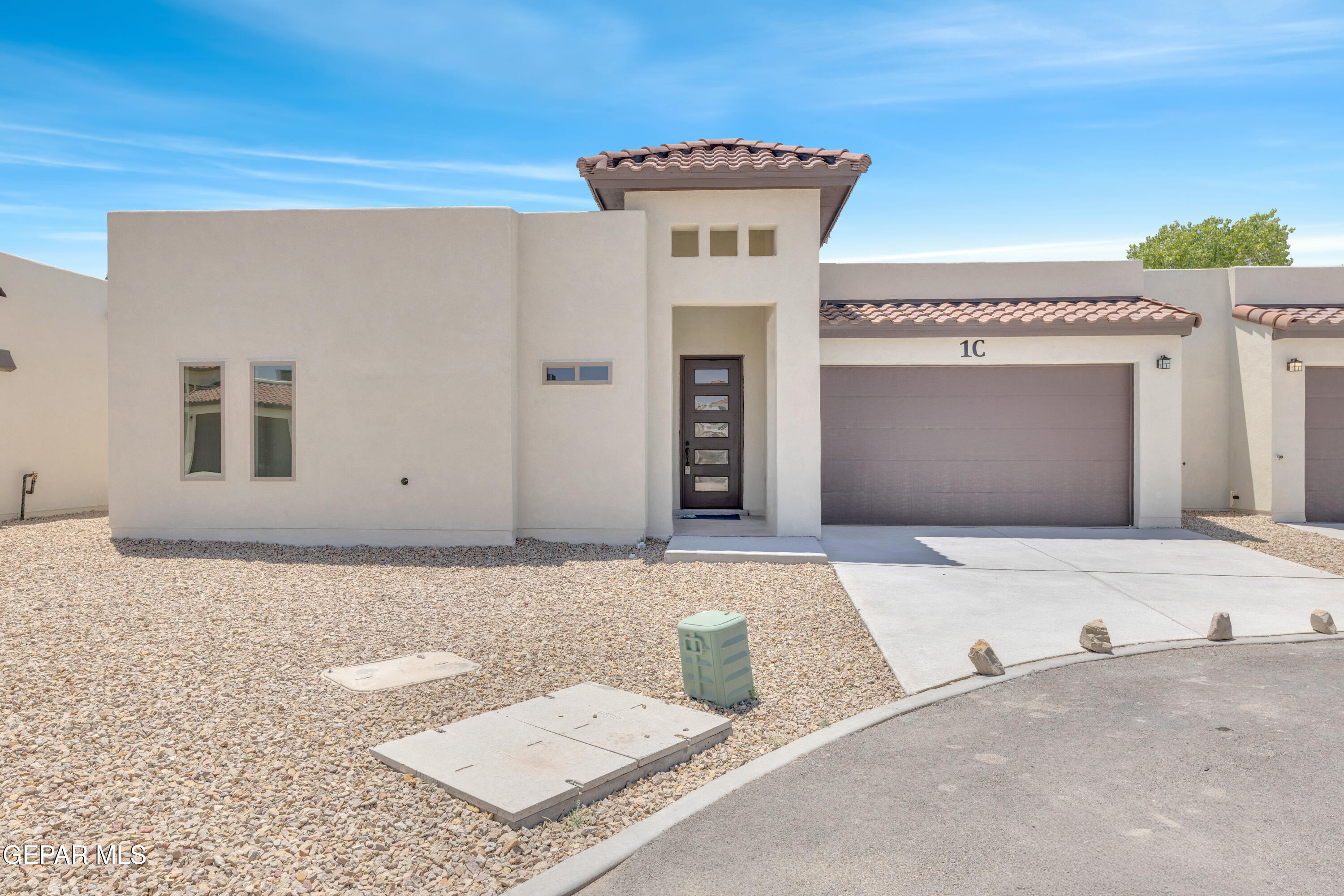 871 COUNTRY CLUB Road 4C, El Paso, TX 79932