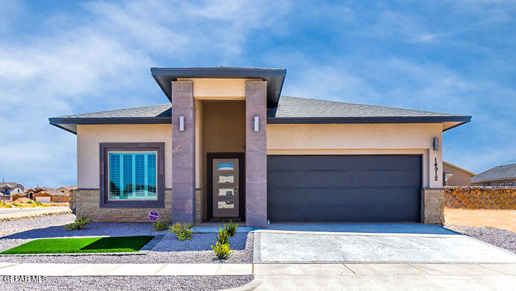 6037 Green Ridge Drive, Santa Teresa, NM 88008