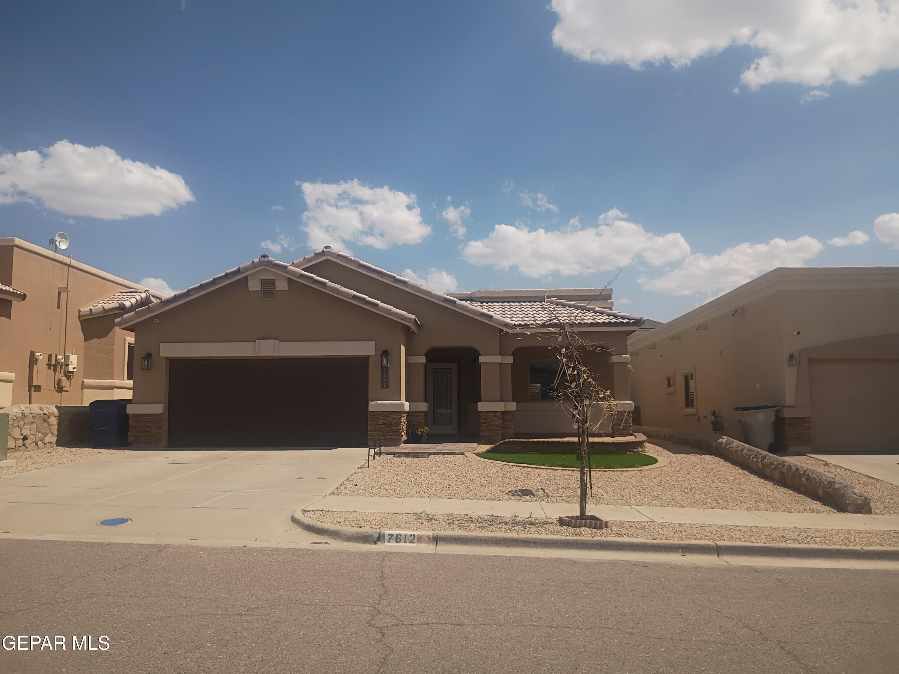 7612 Dawnlight Lane, El Paso, TX 79911