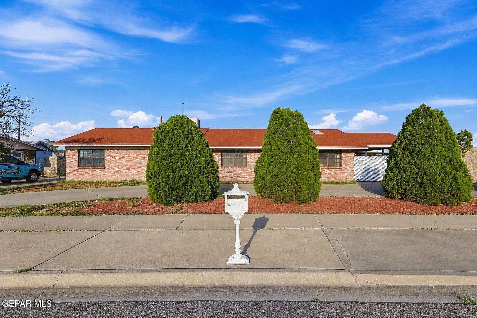 2548 DUNOON Drive, El Paso, TX 79925