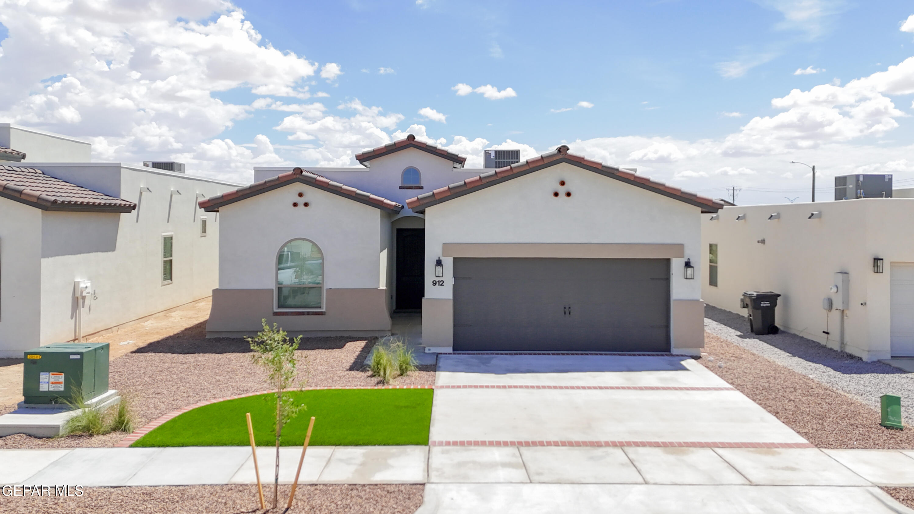 533 Paseo De La Reina Street, Horizon City, TX 79928