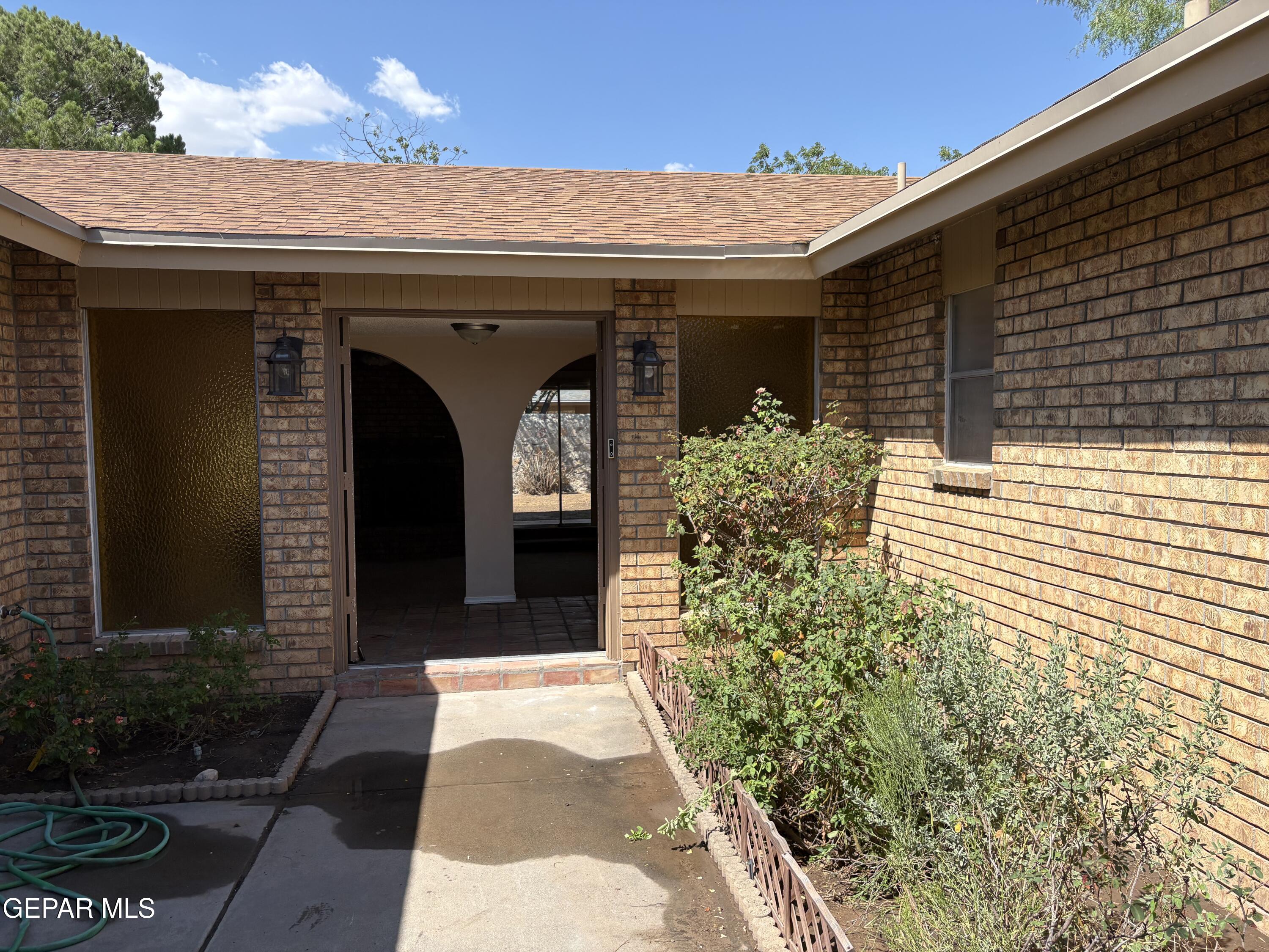 6715 CAMINO FUENTE Drive, El Paso, TX 79912