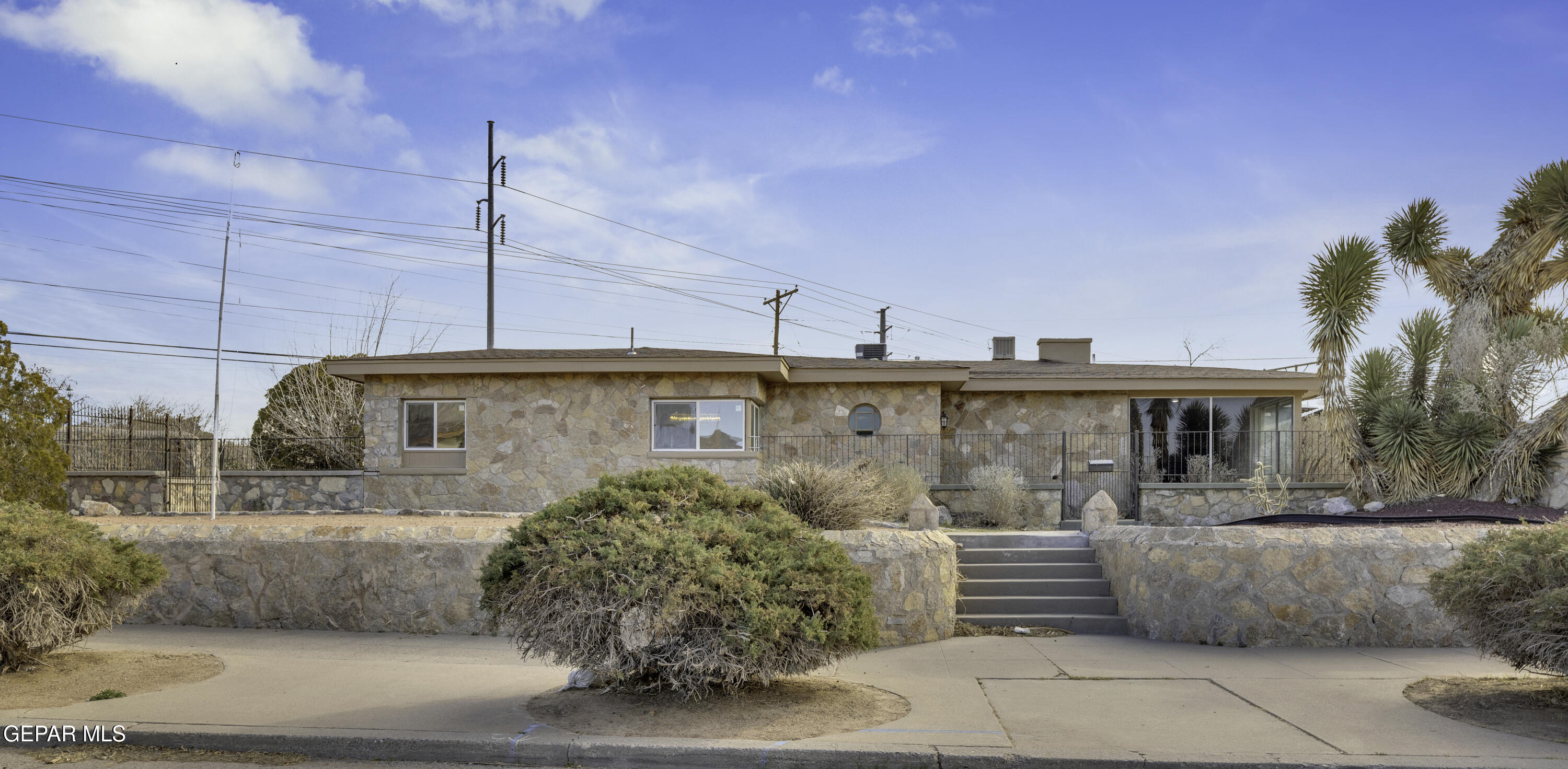 2500 HAWLEY Circle, El Paso, TX 79903