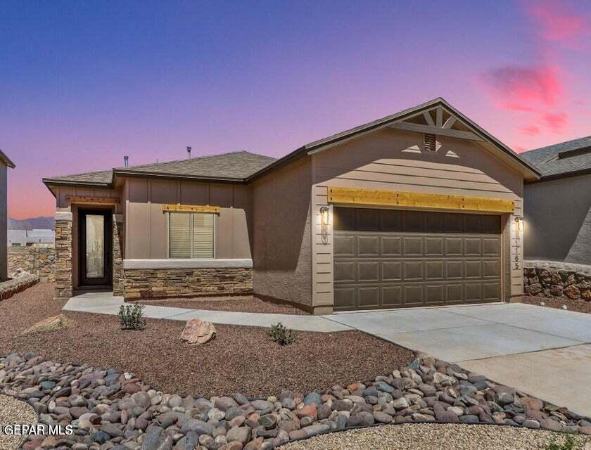 5760 Adamsville Avenue, El Paso, TX 79934