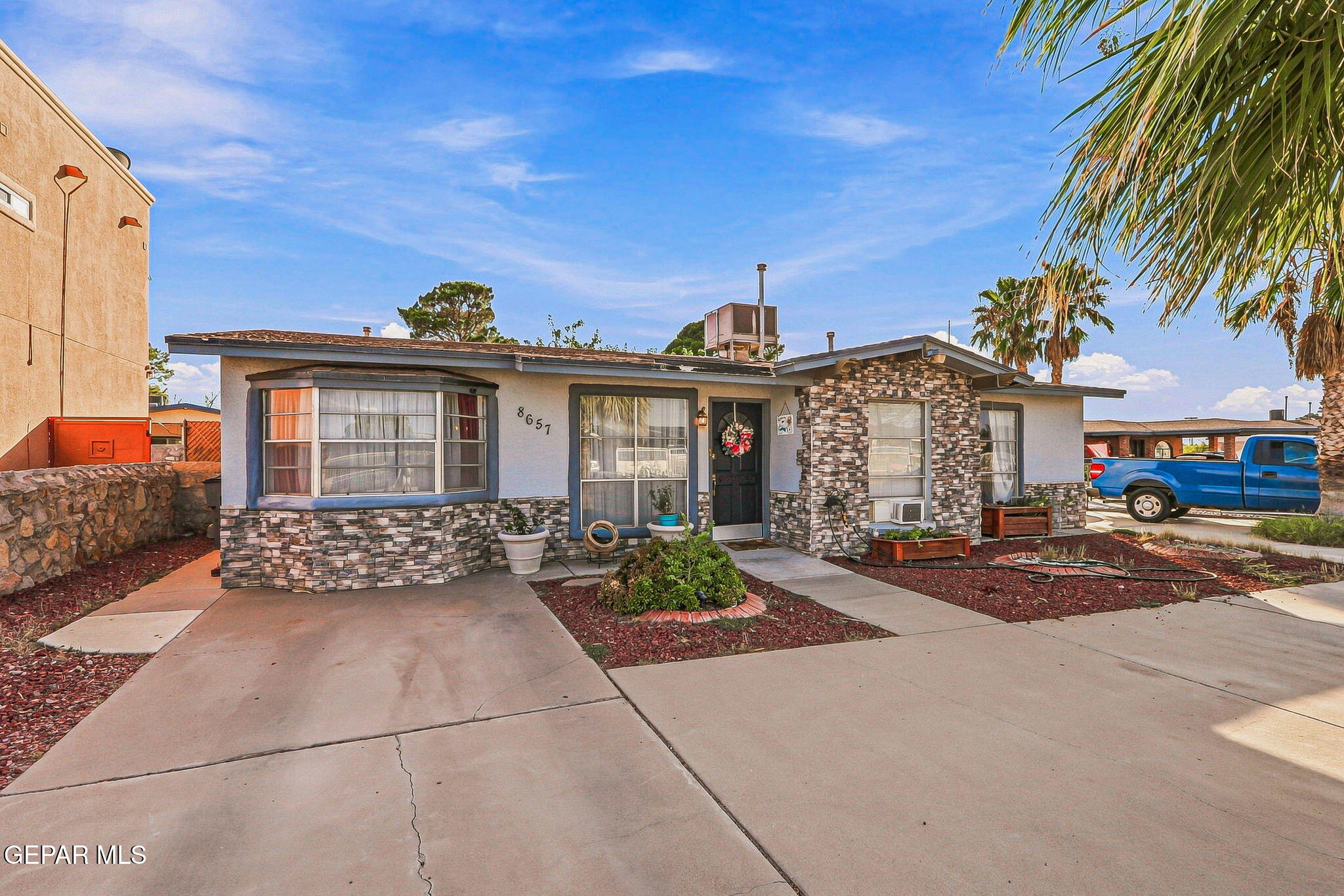 8657 LA GENTE Way, El Paso, TX 79907