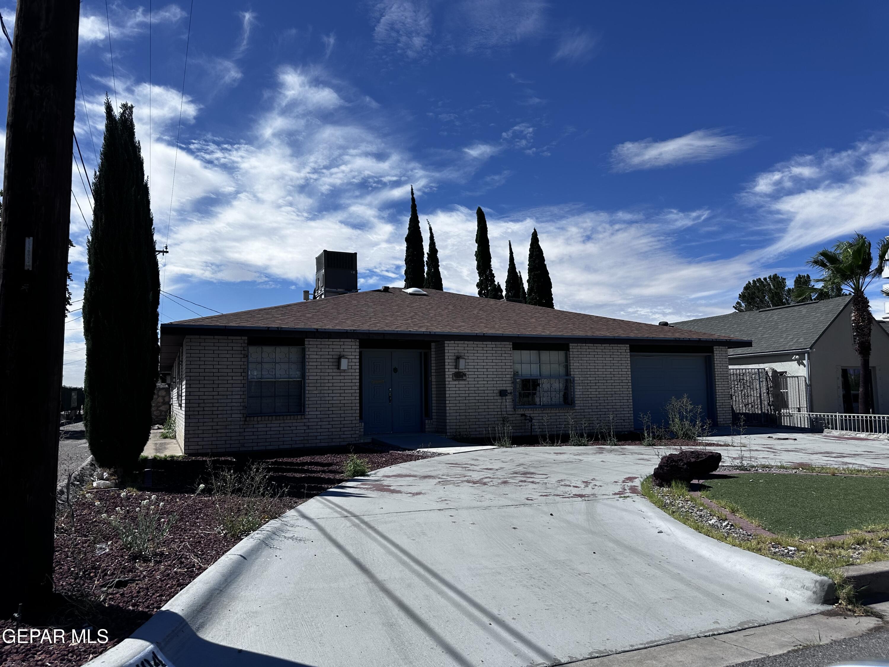 404 E HAGUE Road, El Paso, TX 79902