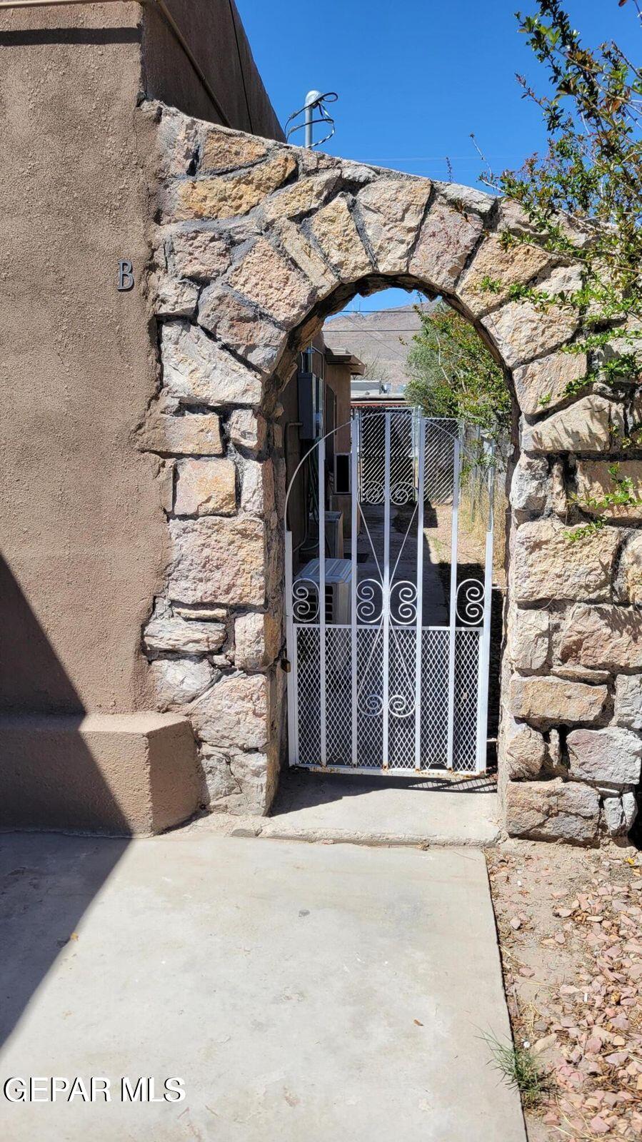 2225 MAGOFFIN Avenue, El Paso, TX 79901