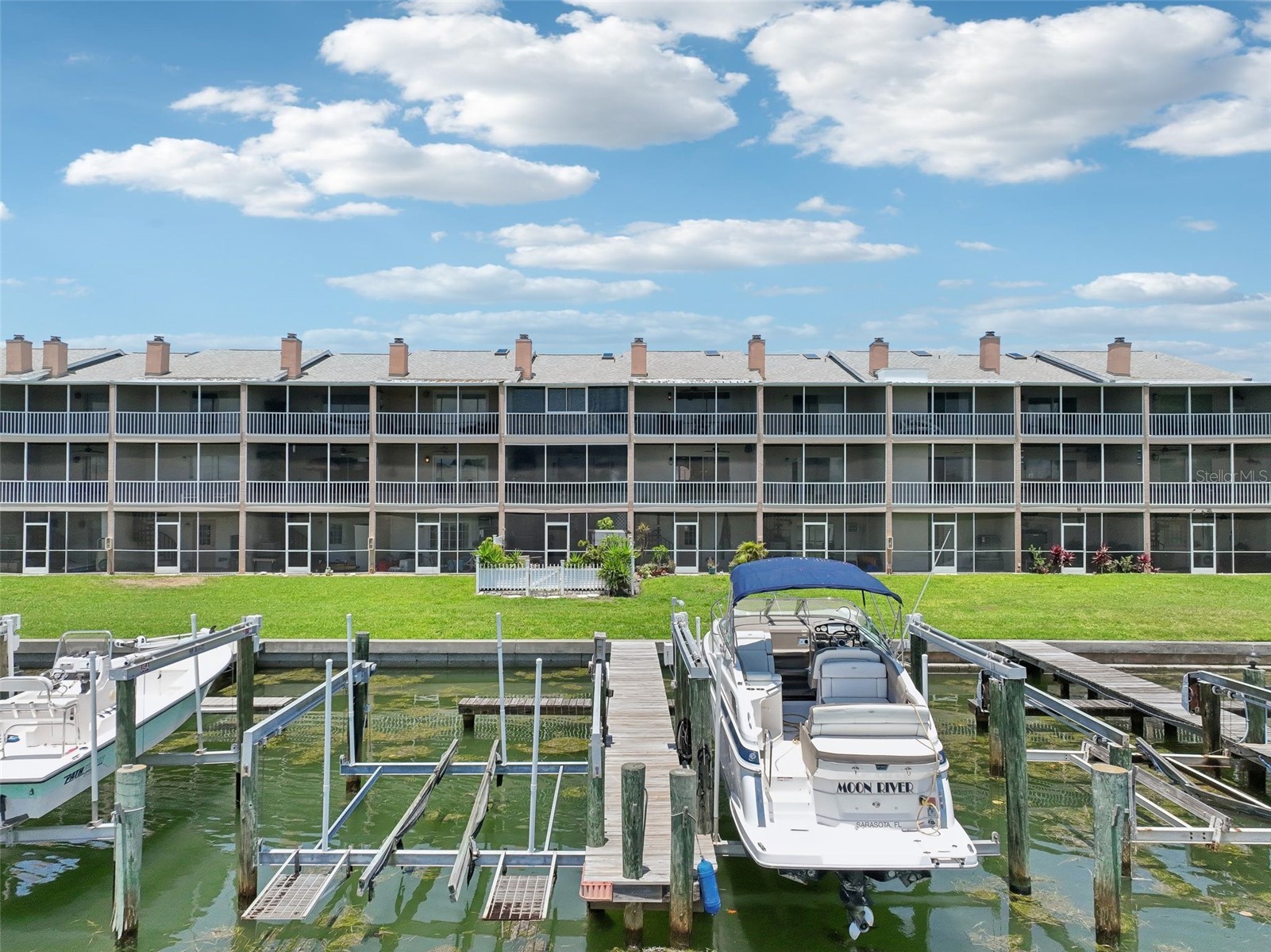 637 PINELLAS BAYWAY 105