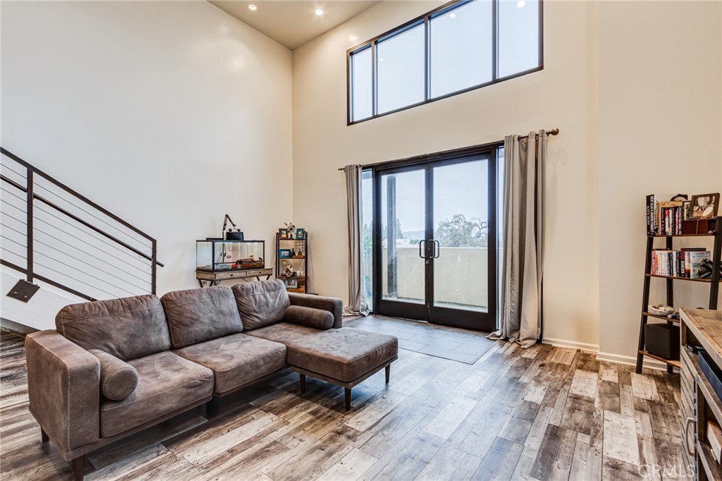 101 W Mission 327