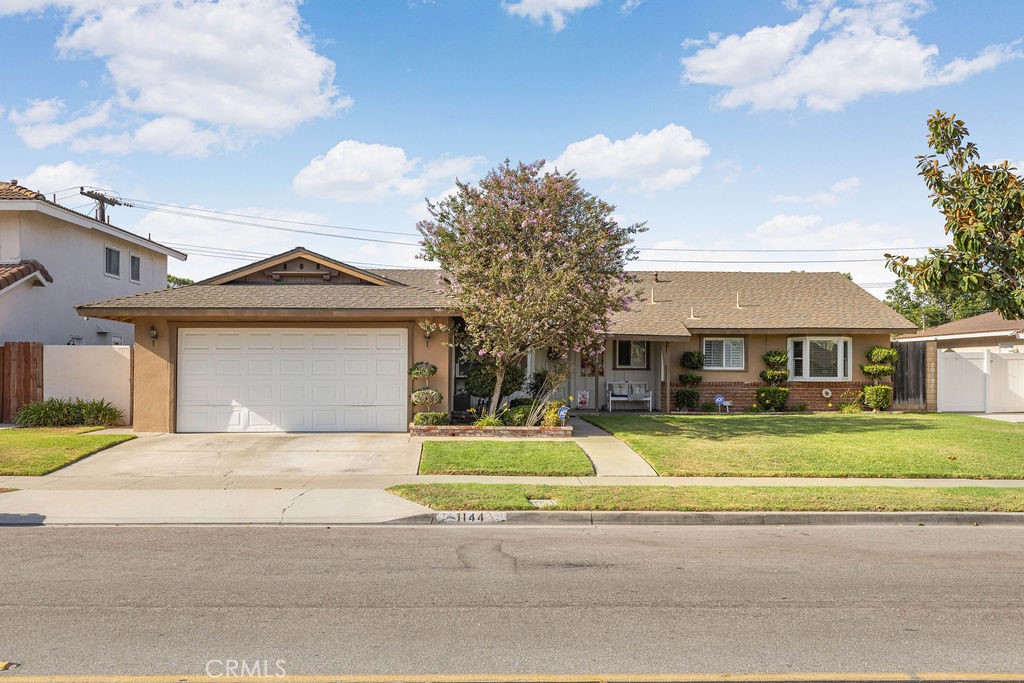 1144 El Camino Dr
