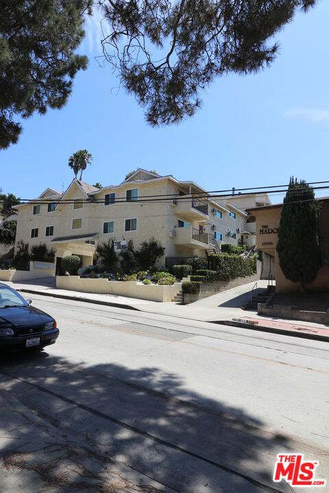 13716 Penn Street 10