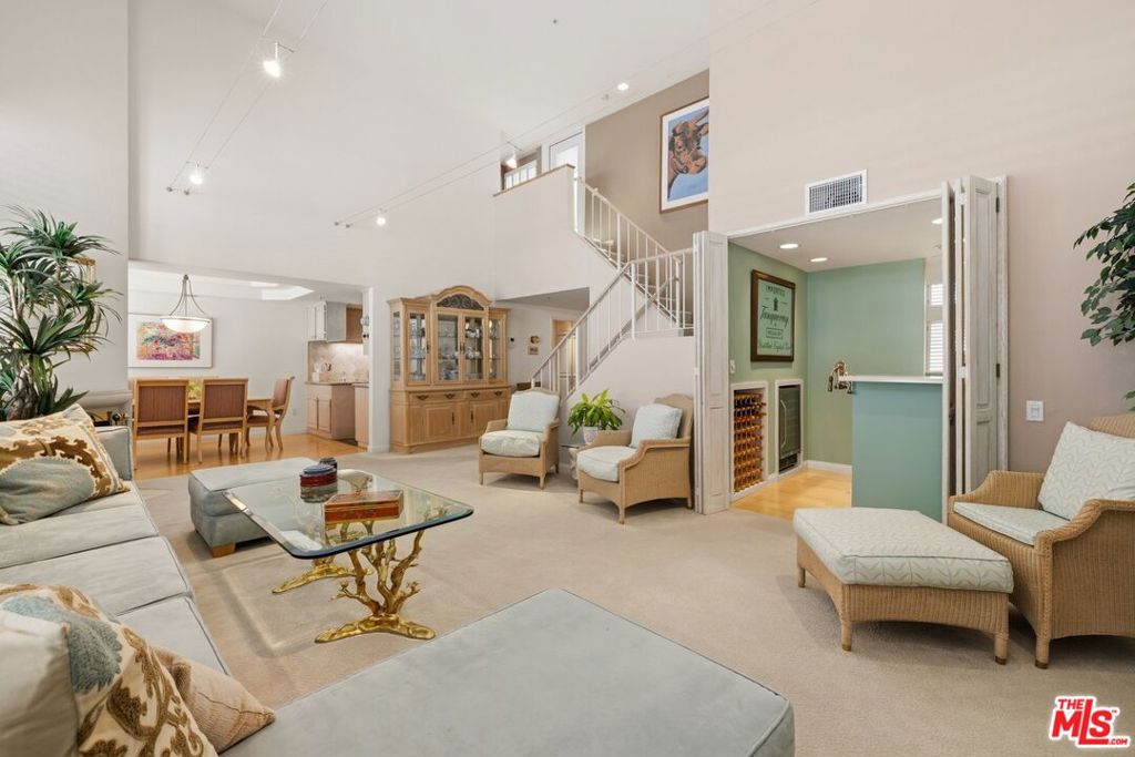 4235 Mary Ellen Avenue 303