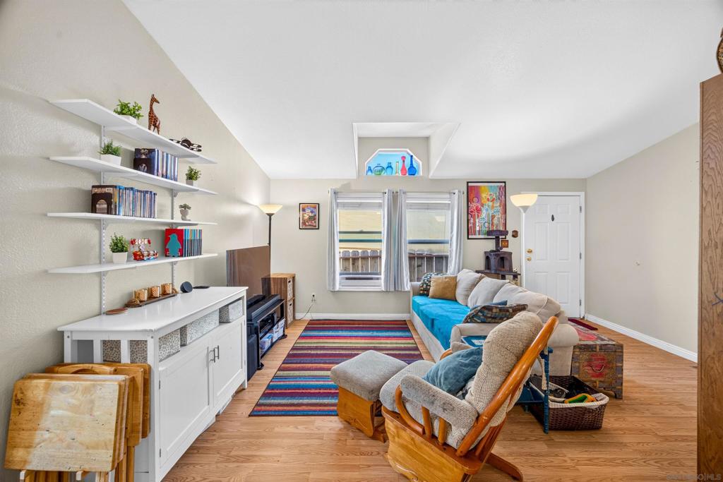 1638 Calavo Rd 35