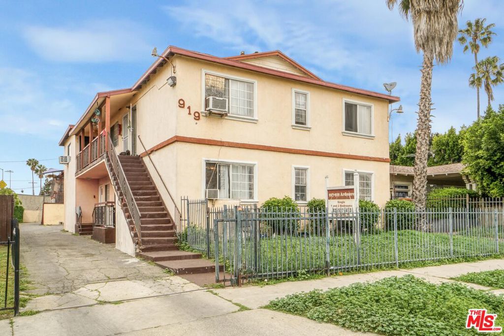 917 N Ardmore Avenue