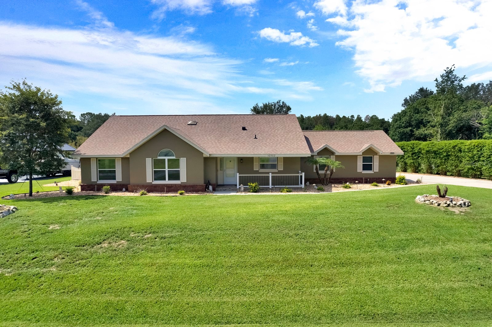 10502 LAKE HILL DRIVE