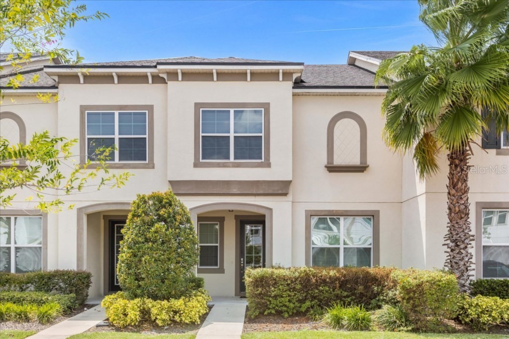 1540 CAREY PALM CIRCLE
