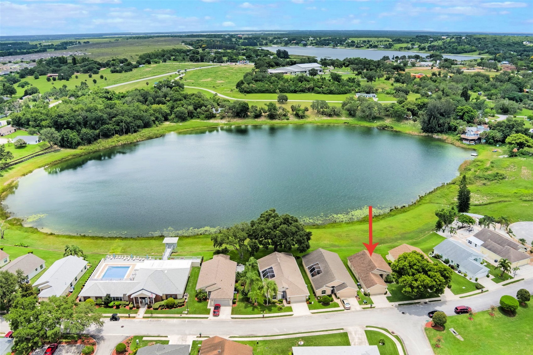 464 LAKE SUZANNE DRIVE
