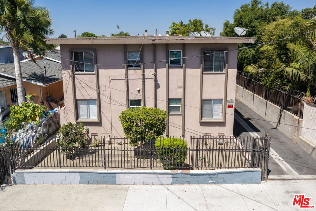 1433 E 61st Street