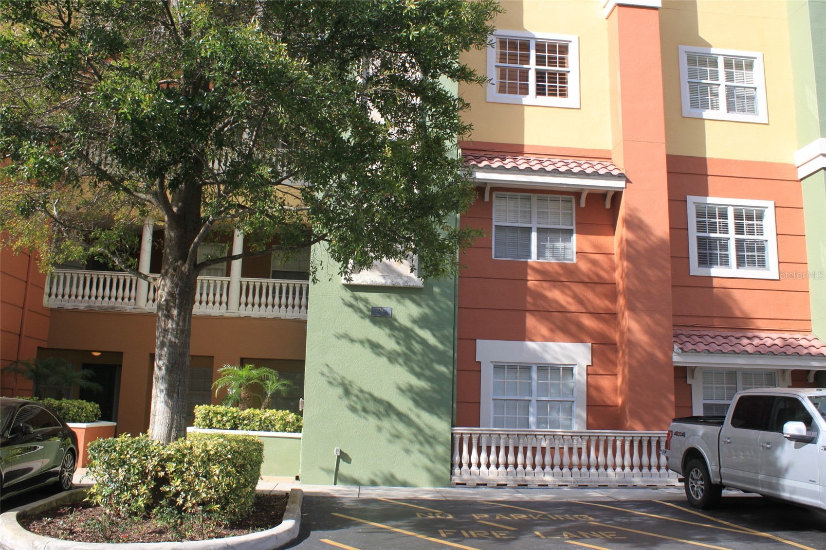 8743 THE ESPLANADE 22