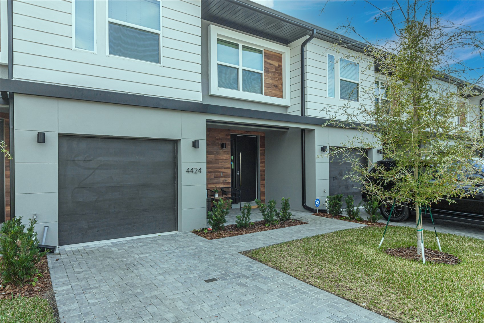 4424 LE REVE COURT