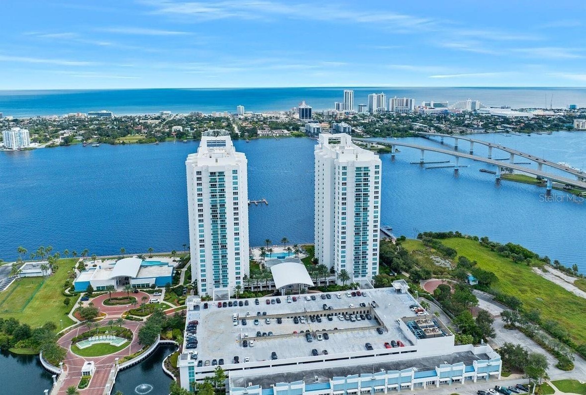 231 RIVERSIDE DRIVE 708-1