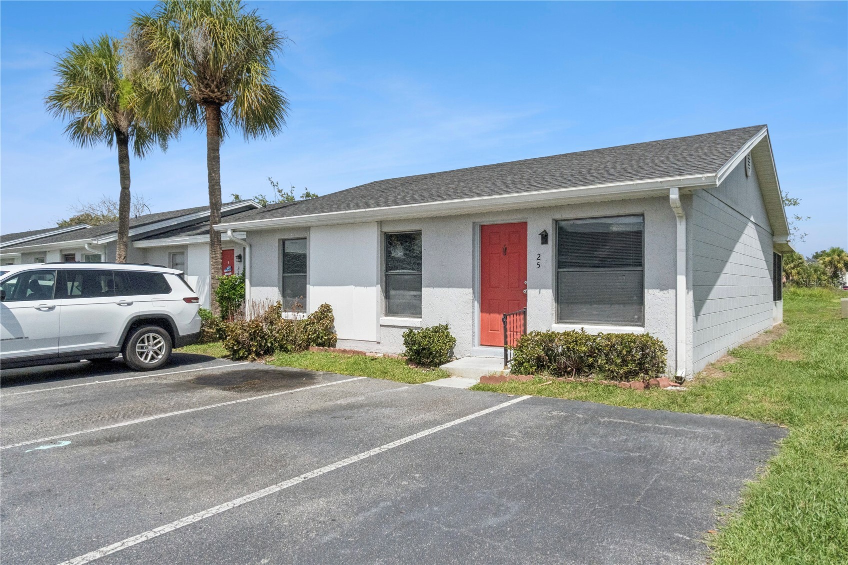 25 LAKE VILLA WAY