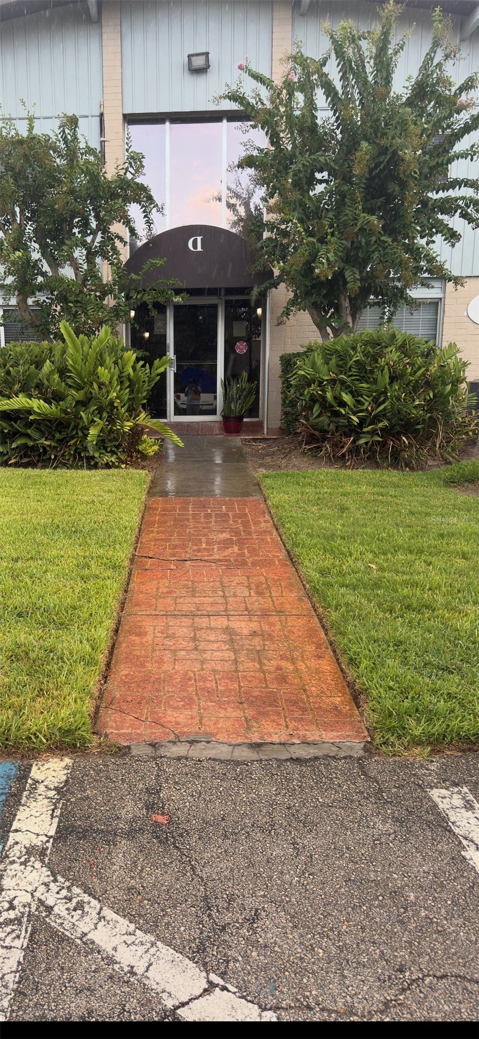 1695 LEE ROAD D107