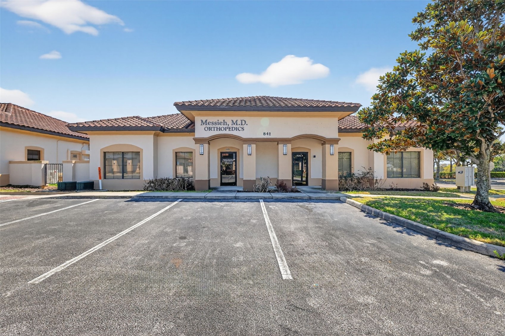 841 OAKLEY SEAVER DRIVE A