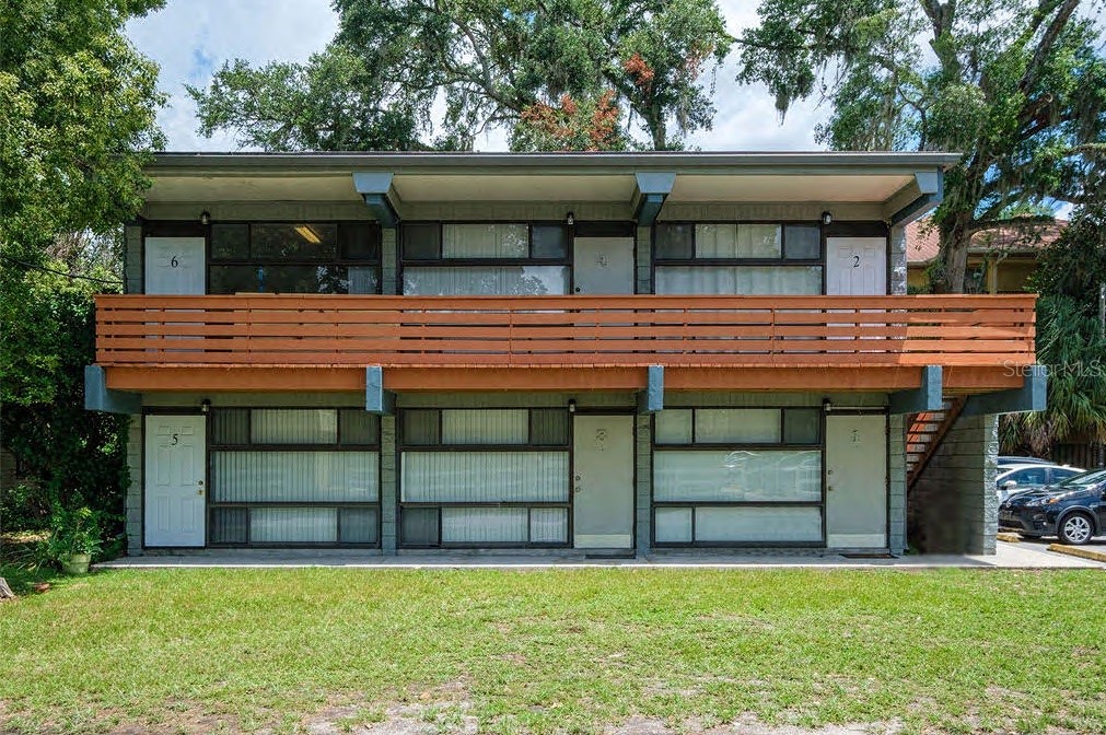 203 NW 15TH STREET