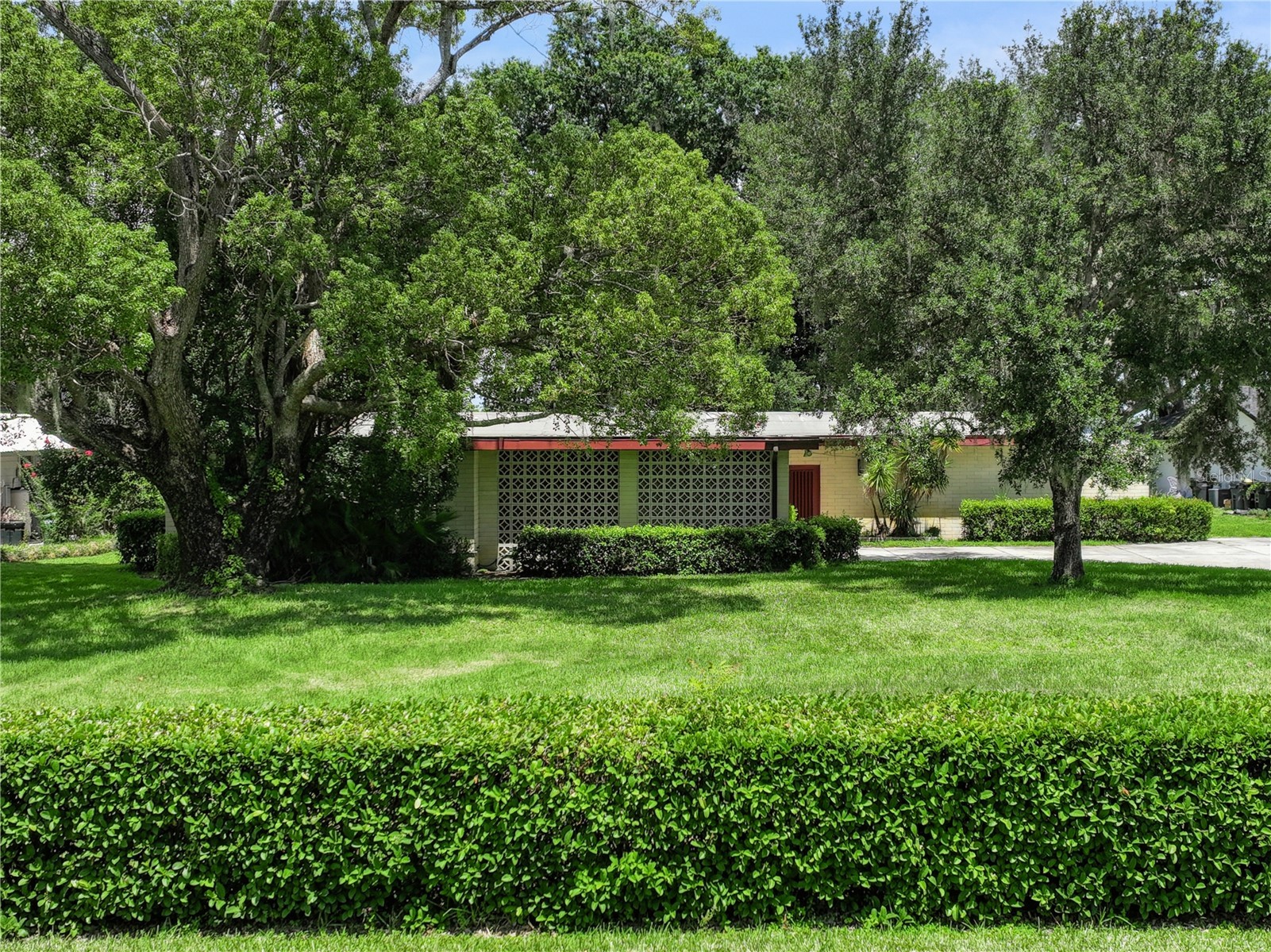 1210 W LAKE HAMILTON DRIVE