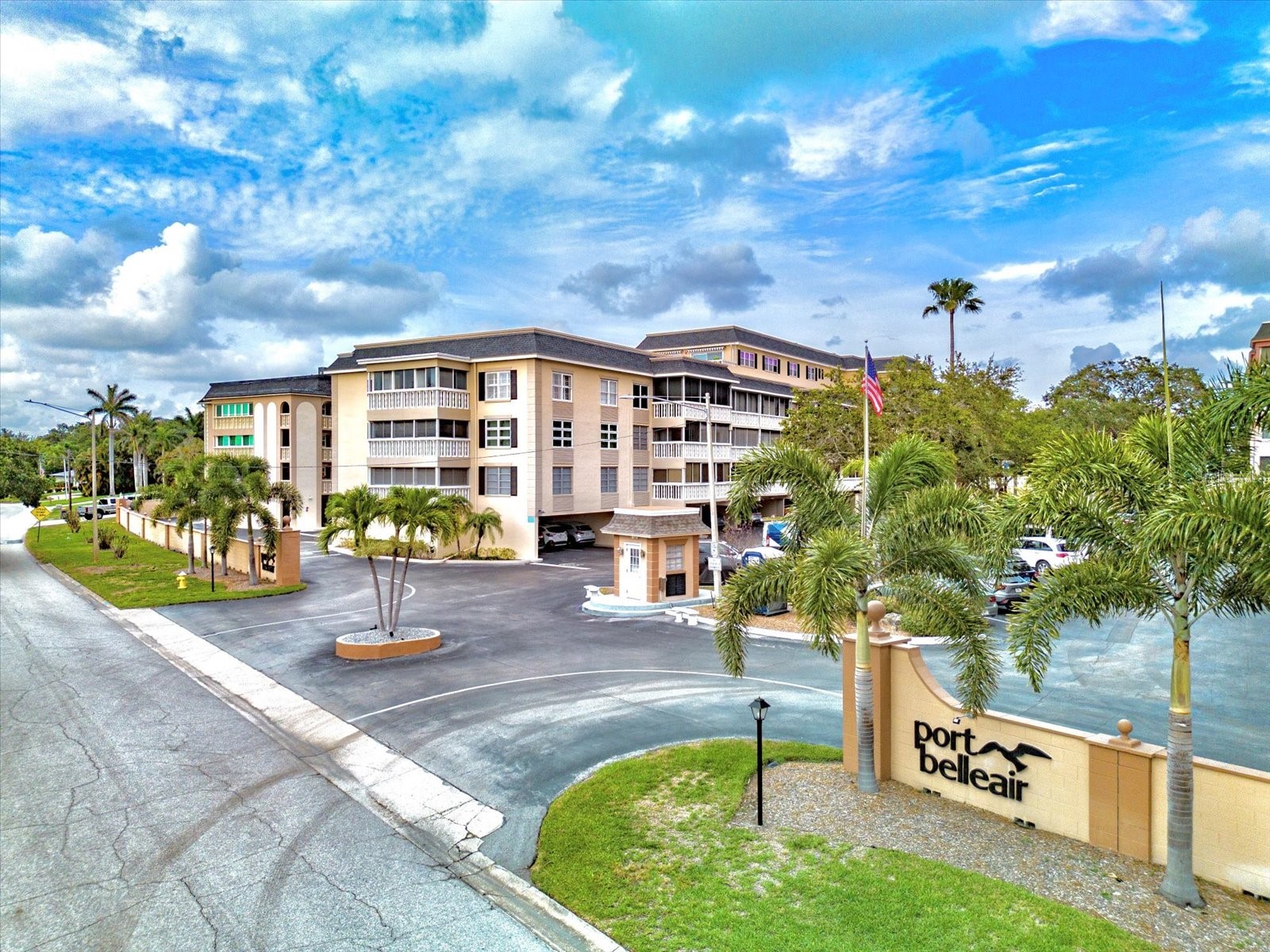 139 BLUFF VIEW DRIVE 405