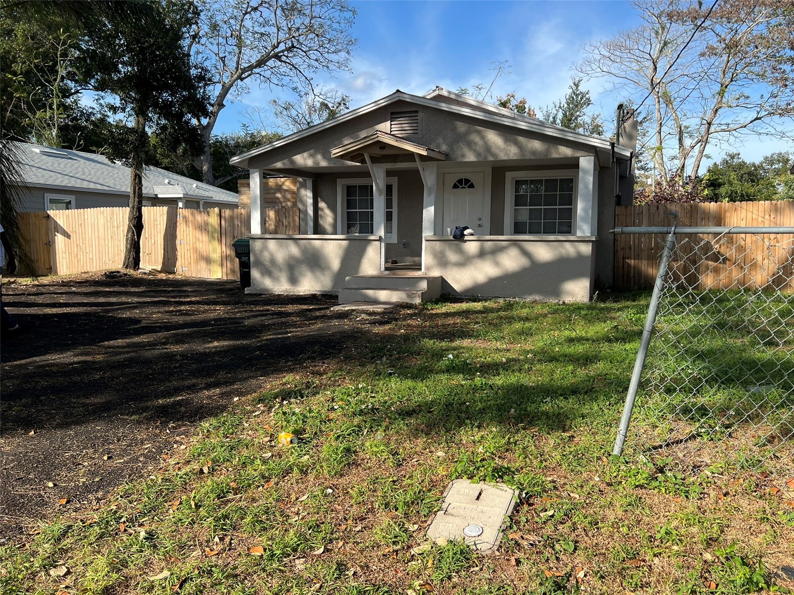 1307 W KALEY AVENUE