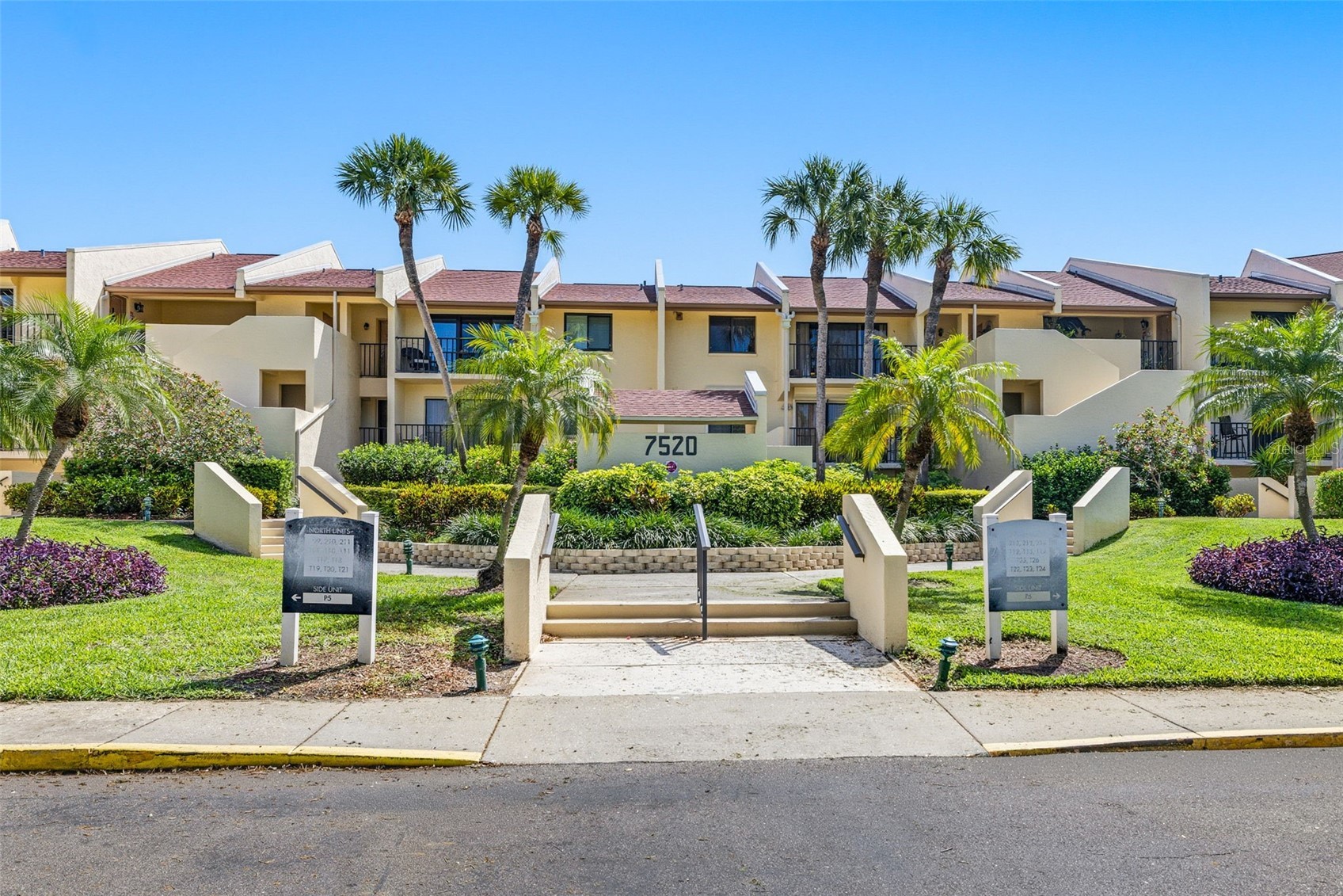 7520 SUNSHINE SKYWAY LANE S T22